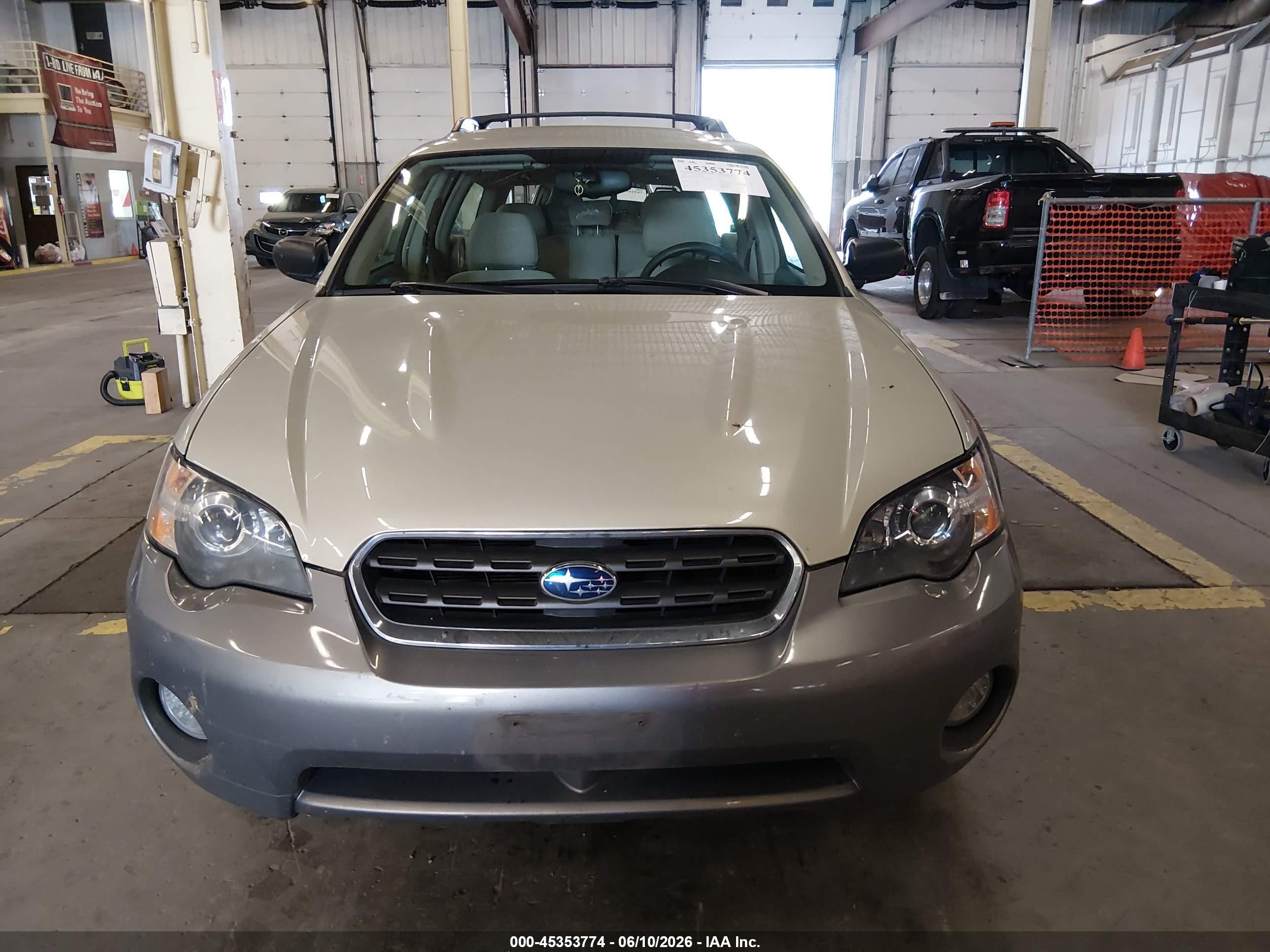 2005 Subaru Outback 2.5i Champagne vin: 4S4BP61C657360366