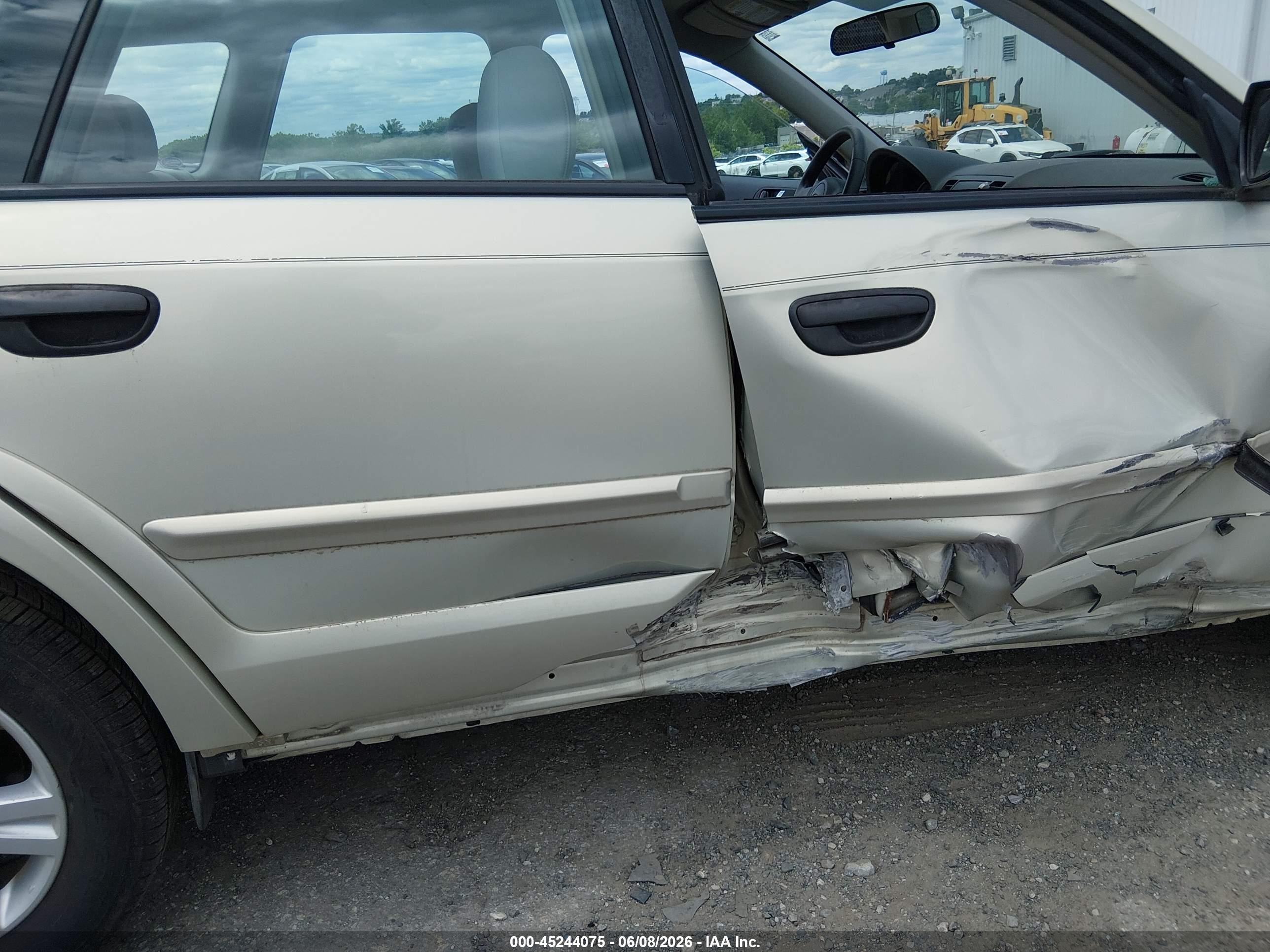 2005 Subaru Outback 2.5i Beige vin: 4S4BP61C657363526