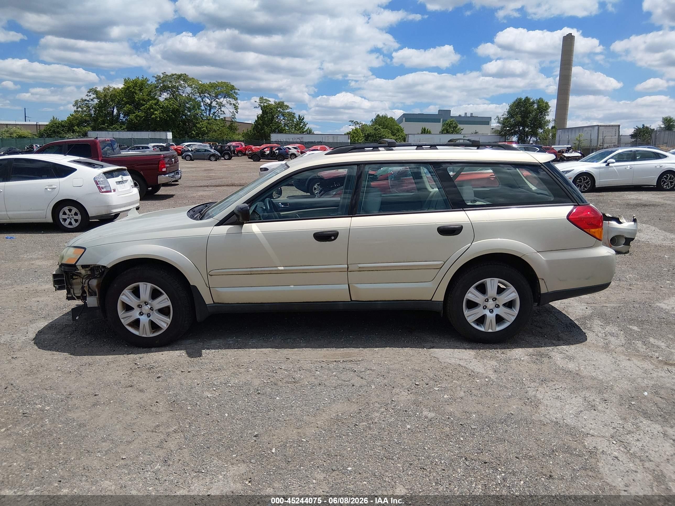 2005 Subaru Outback 2.5i Beige vin: 4S4BP61C657363526