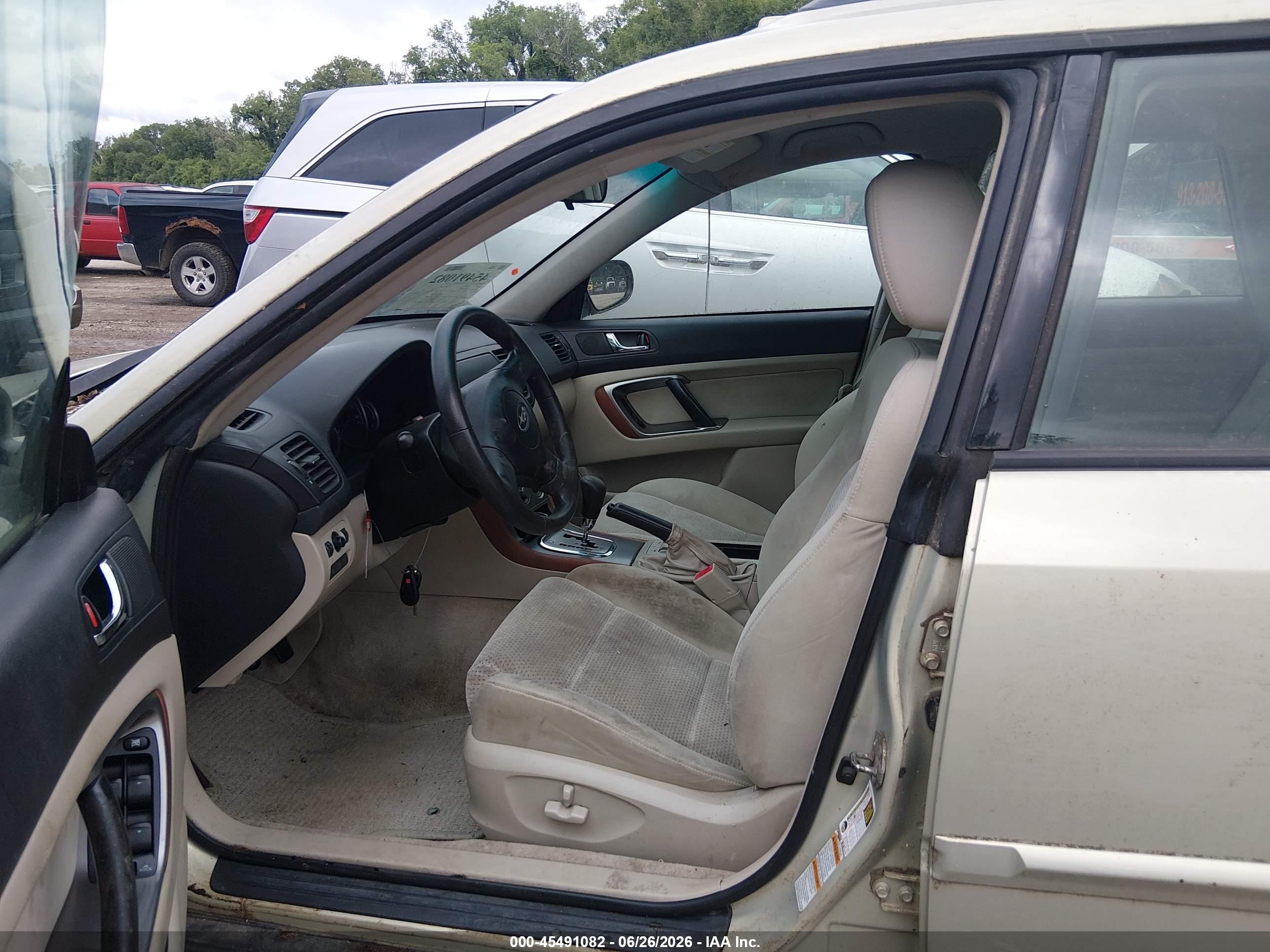 2006 Subaru Outback 2.5i Beige vin: 4S4BP61C667351460