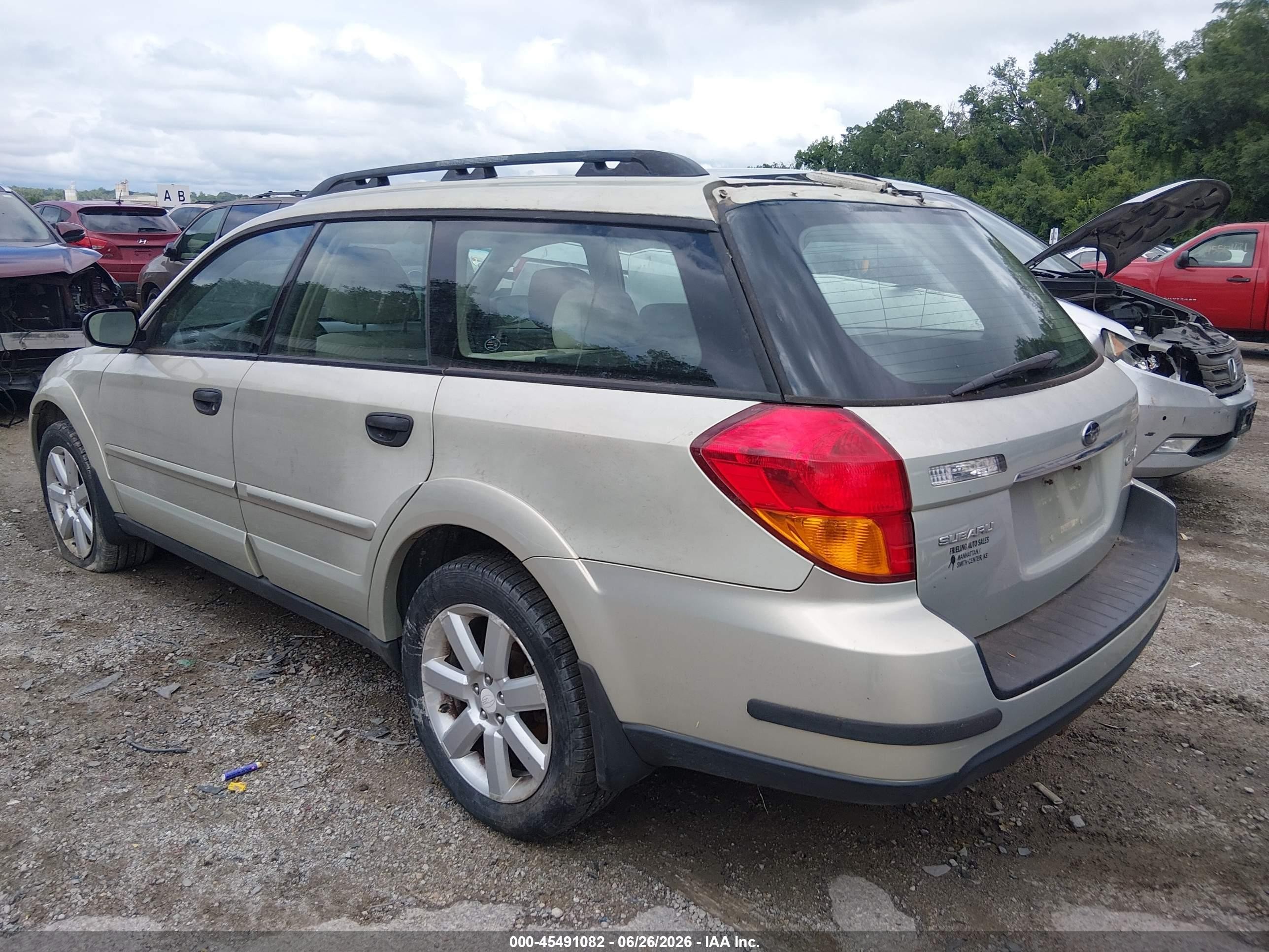 2006 Subaru Outback 2.5i Beige vin: 4S4BP61C667351460
