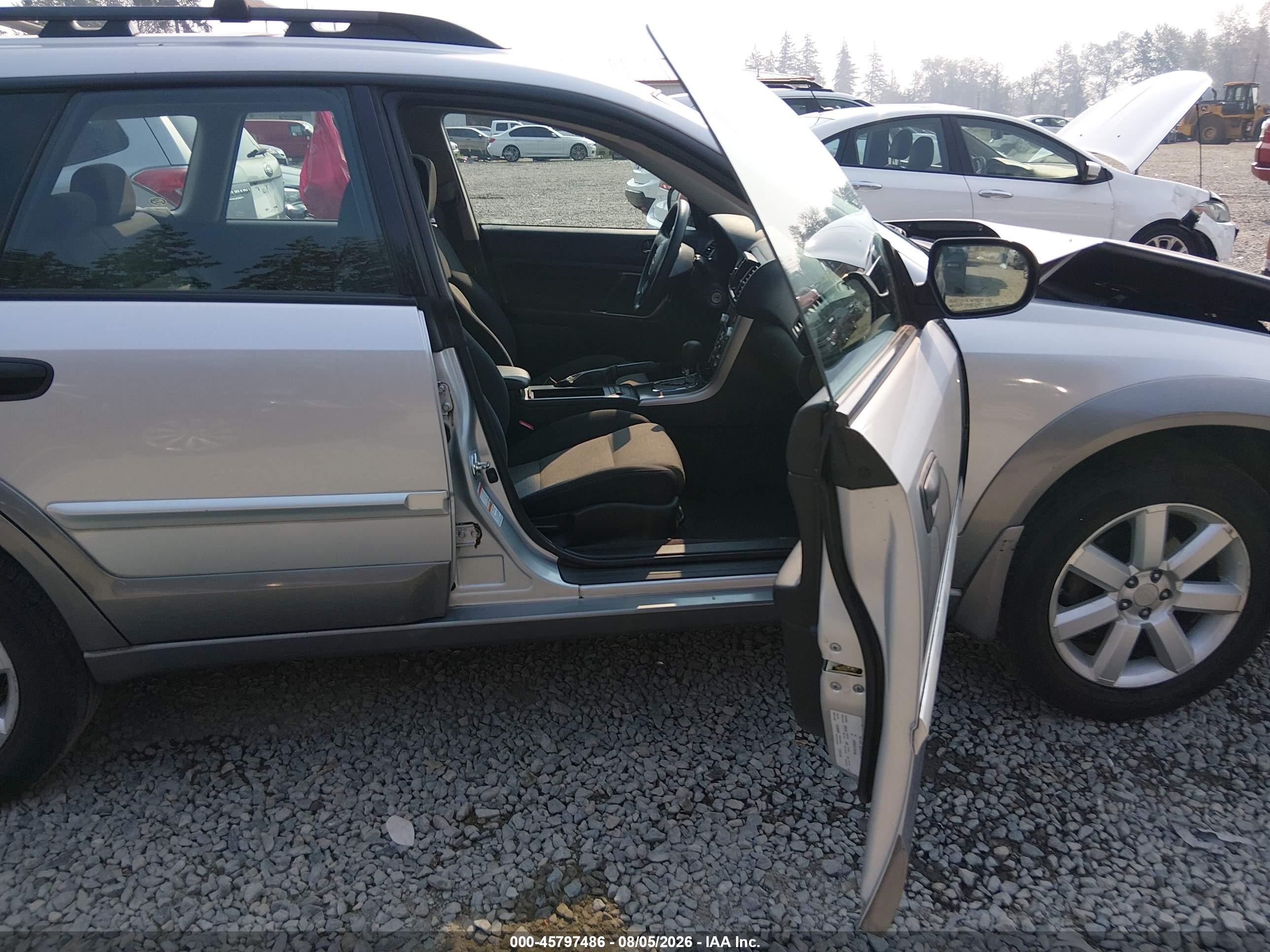 2007 Subaru Outback 2.5i Silver vin: 4S4BP61C677307699