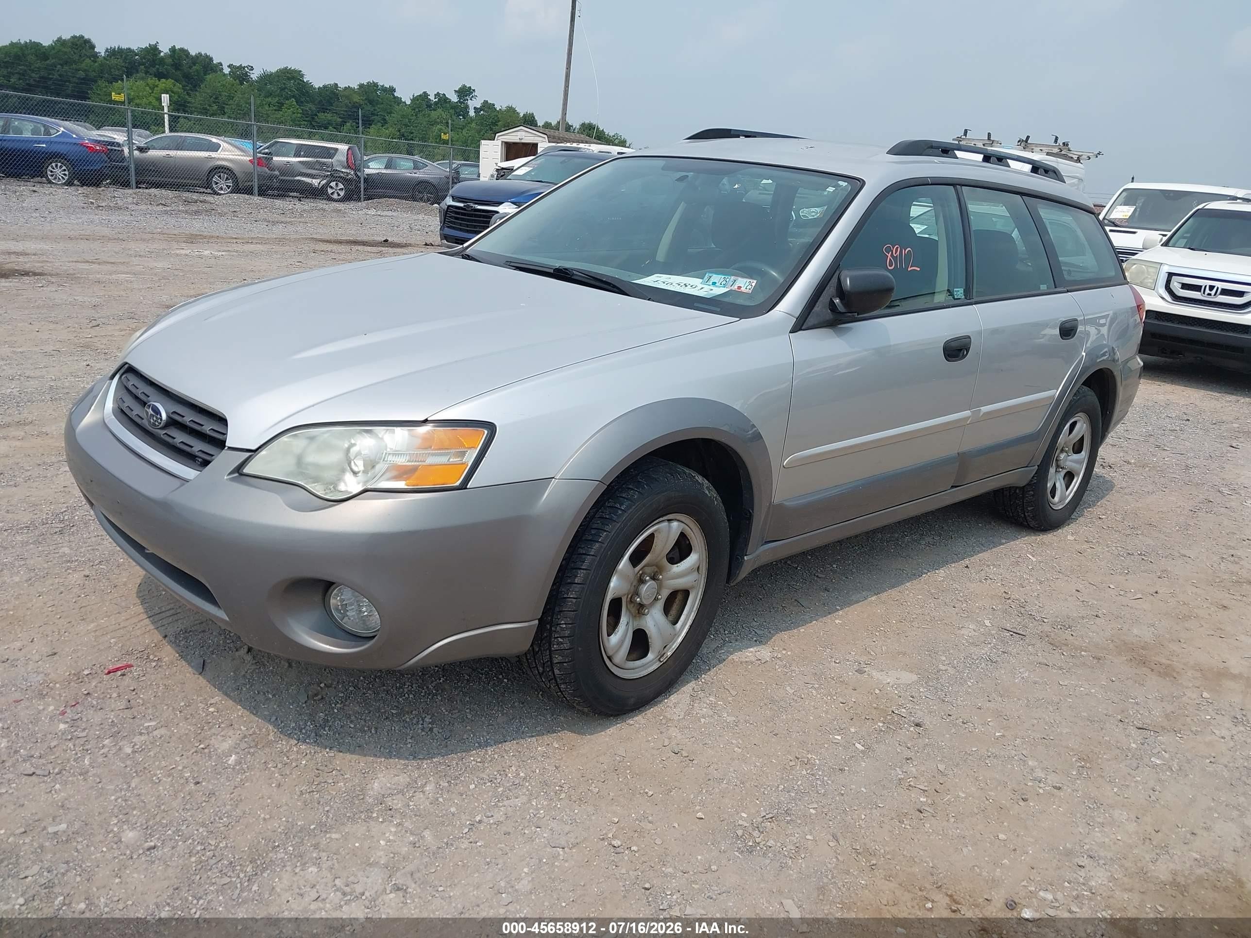 2007 Subaru Outback 2.5i Basic Silver vin: 4S4BP61C677317651