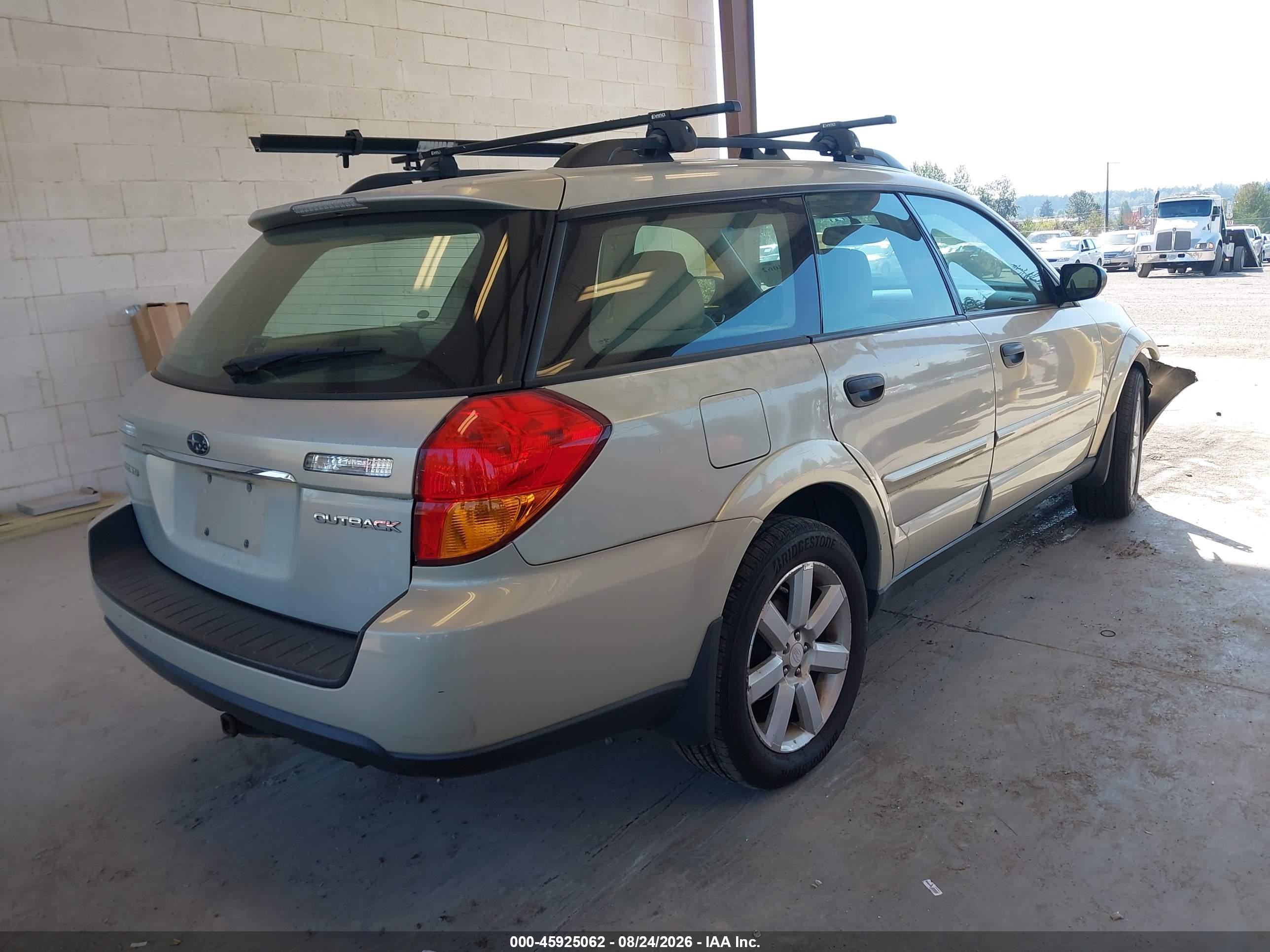 2007 Subaru Outback 2.5i Tan vin: 4S4BP61C677321649