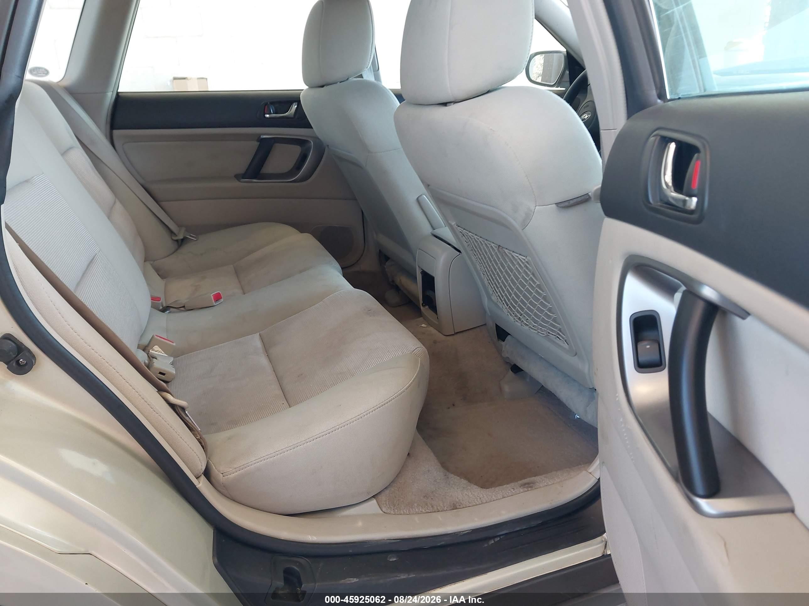 2007 Subaru Outback 2.5i Tan vin: 4S4BP61C677321649