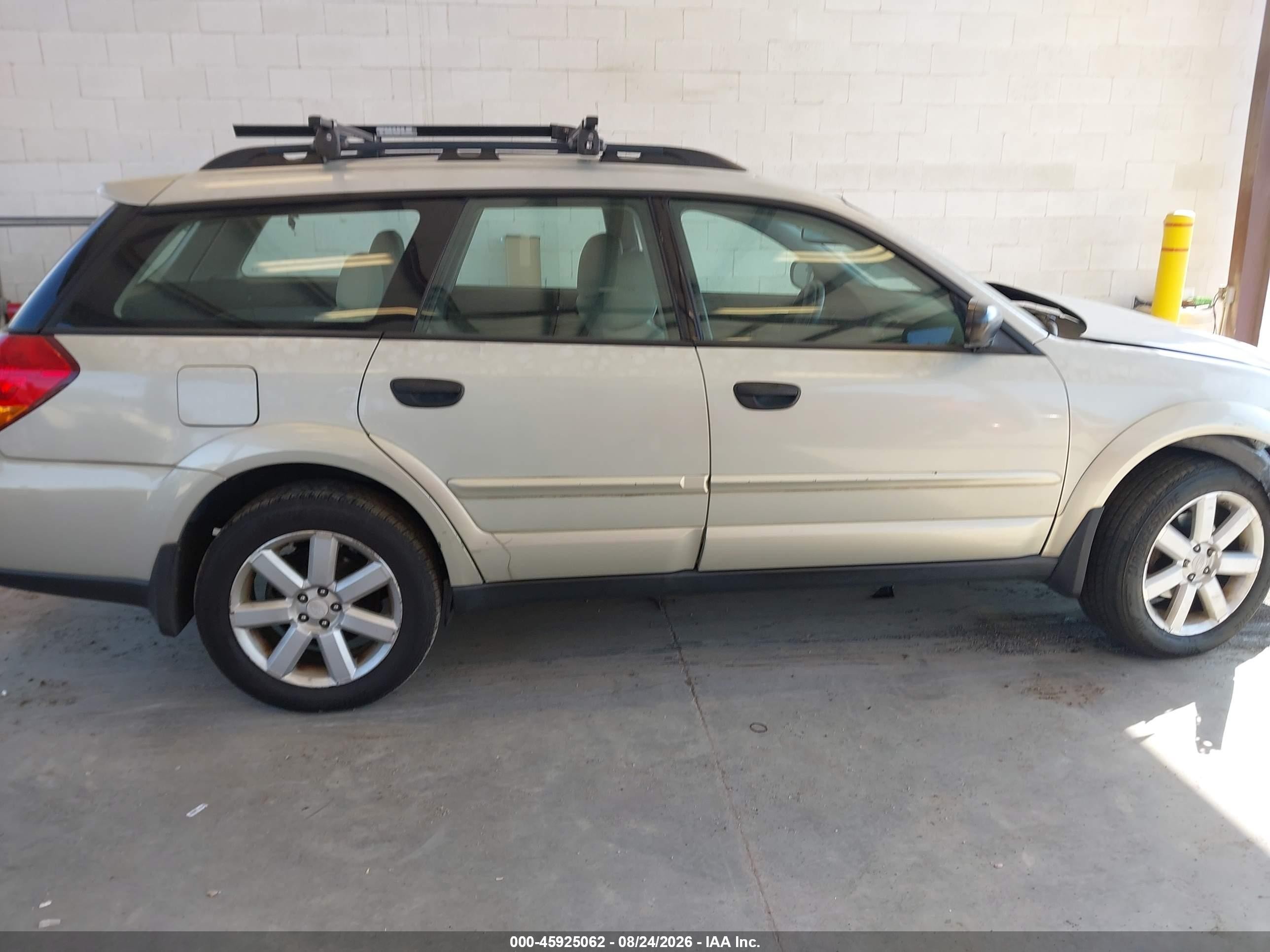2007 Subaru Outback 2.5i Tan vin: 4S4BP61C677321649