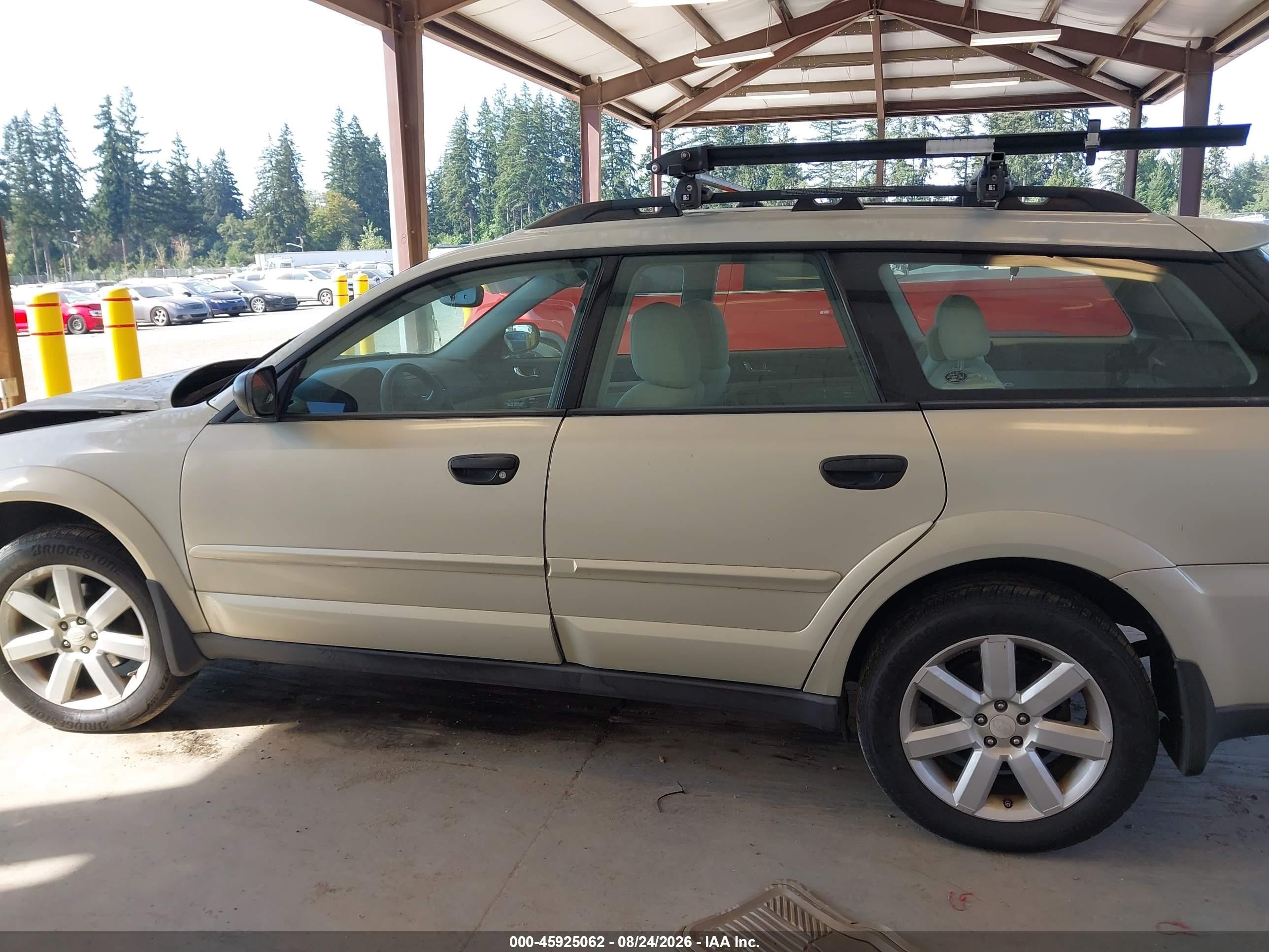 2007 Subaru Outback 2.5i Tan vin: 4S4BP61C677321649