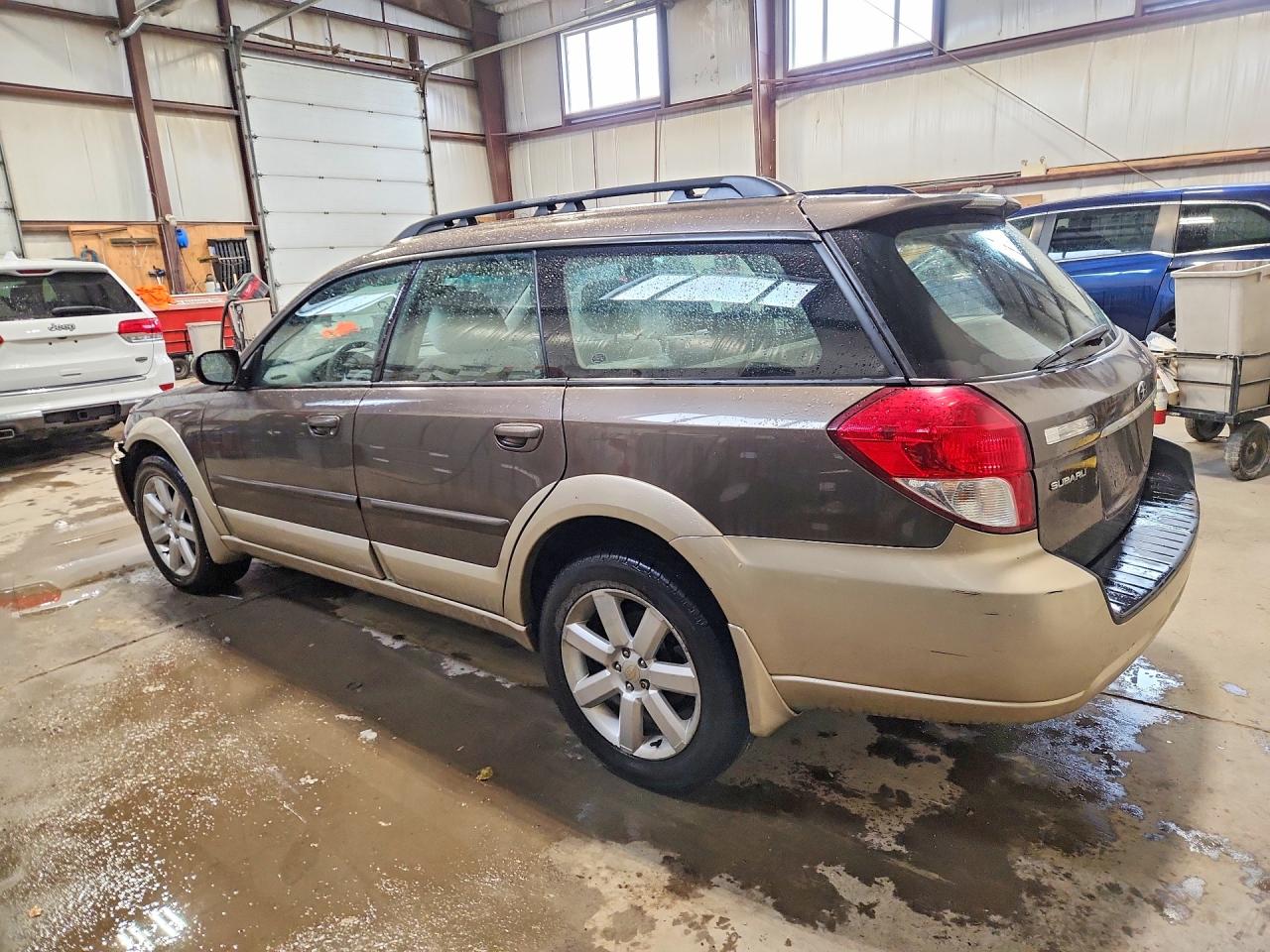 2008 Subaru Outback 2.5i Коричневый vin: 4S4BP61C687318364