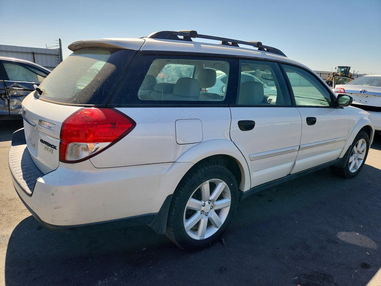 2008 Subaru Outback 2.5i White vin: 4S4BP61C687335214