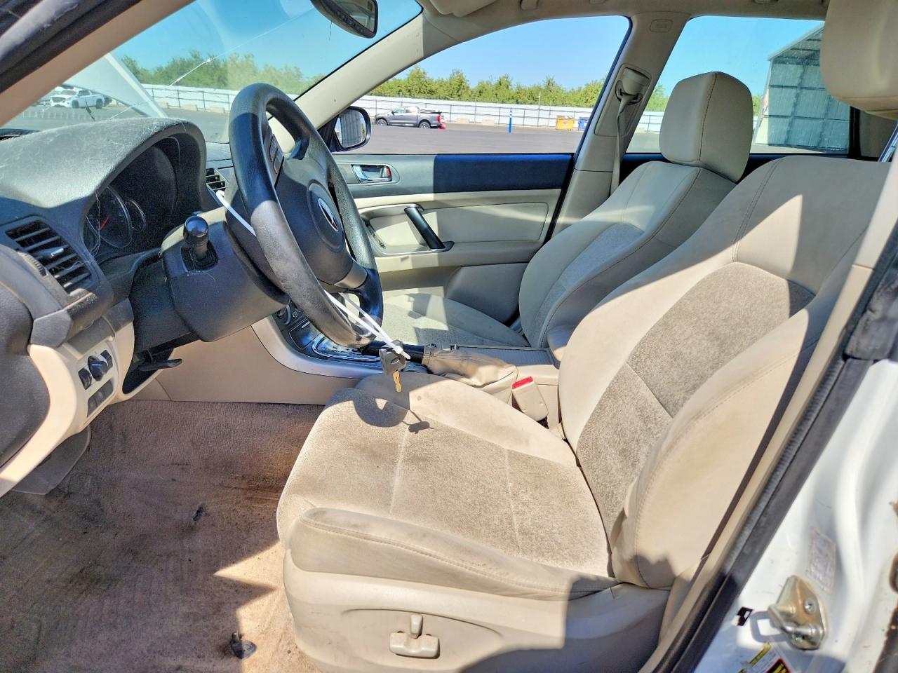 2008 Subaru Outback 2.5i White vin: 4S4BP61C687335214