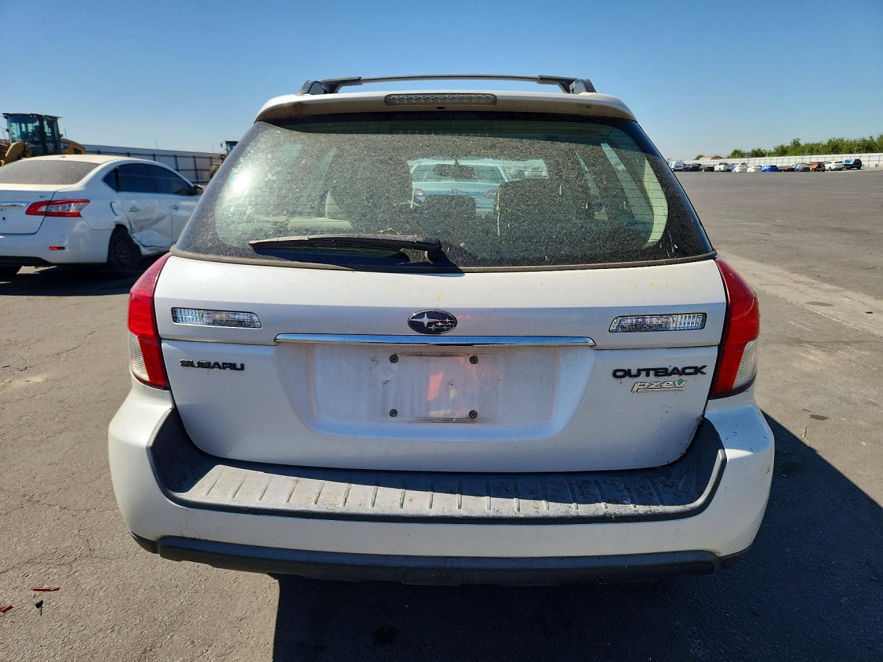 2008 Subaru Outback 2.5i White vin: 4S4BP61C687335214