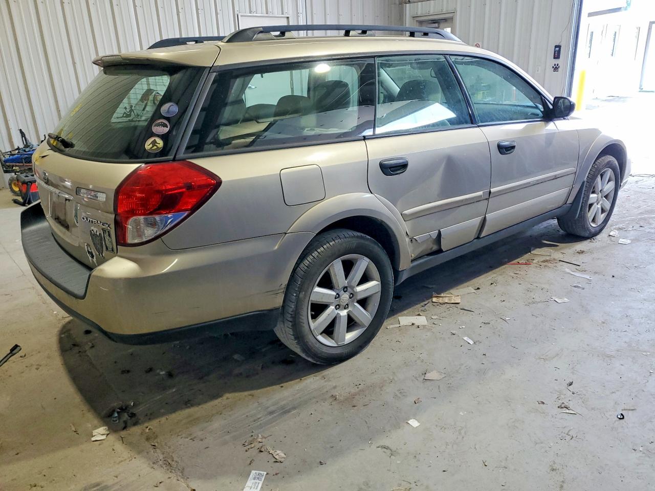 2008 Subaru Outback Base 4d Wago Gold vin: 4S4BP61C687336881