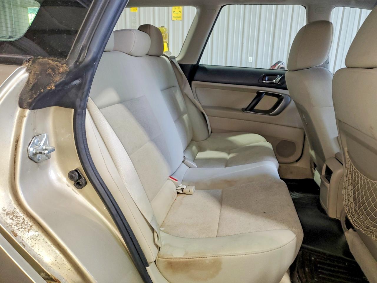 2008 Subaru Outback Base 4d Wago Gold vin: 4S4BP61C687336881