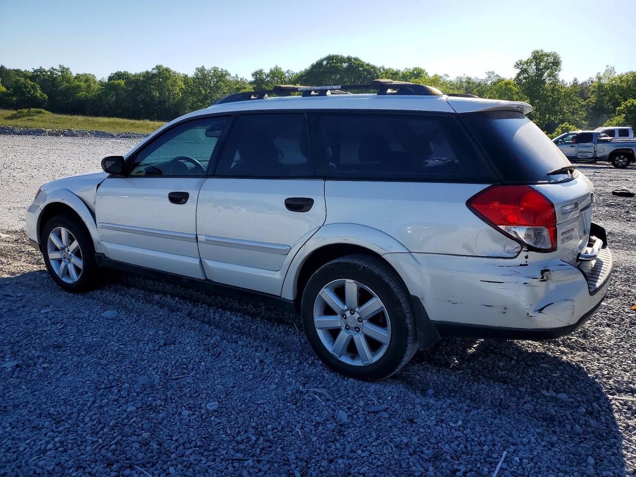 2008 Subaru Outback 2.5i White vin: 4S4BP61C687365684