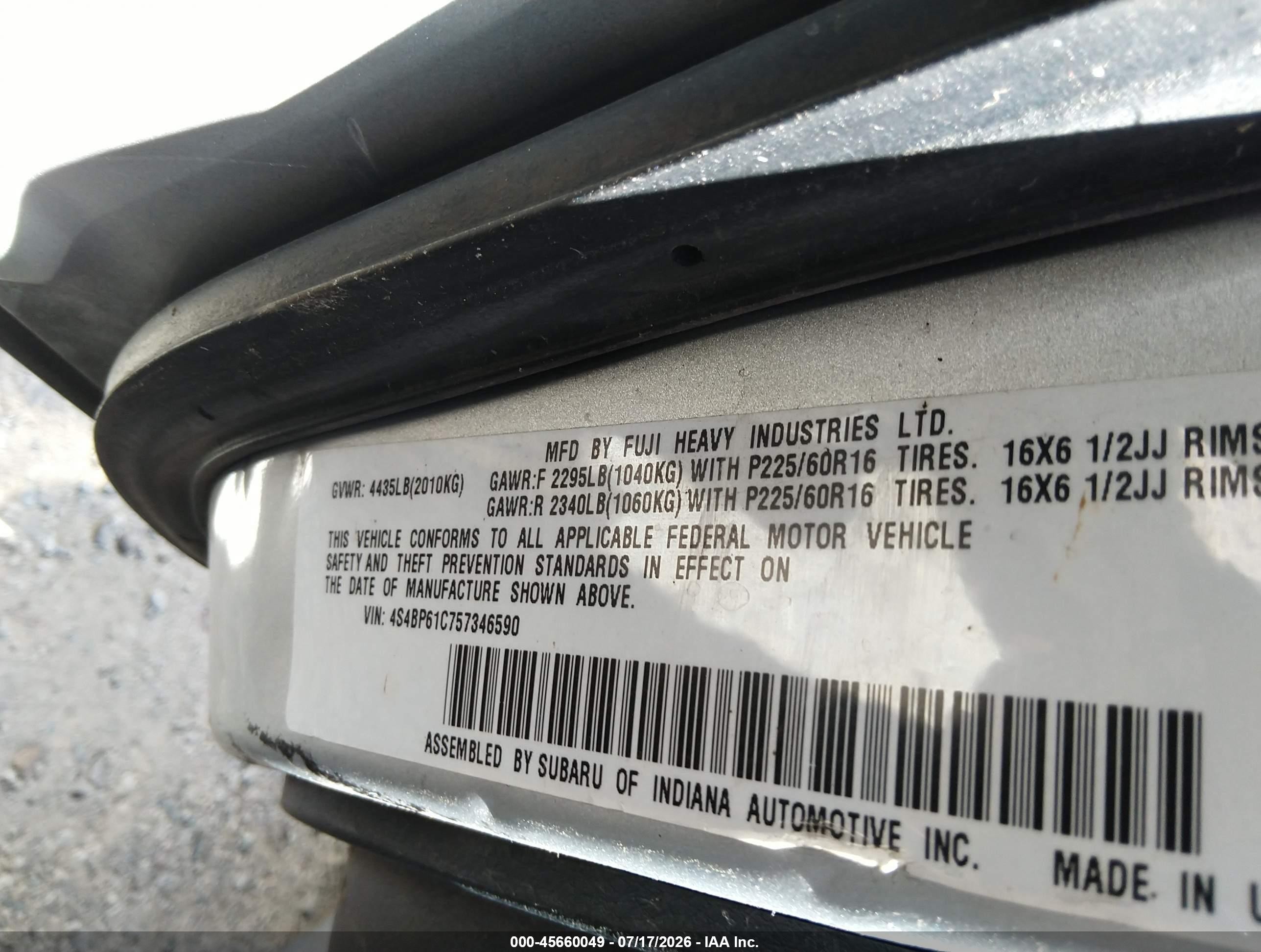 2005 Subaru Outback 2.5i Silver vin: 4S4BP61C757346590