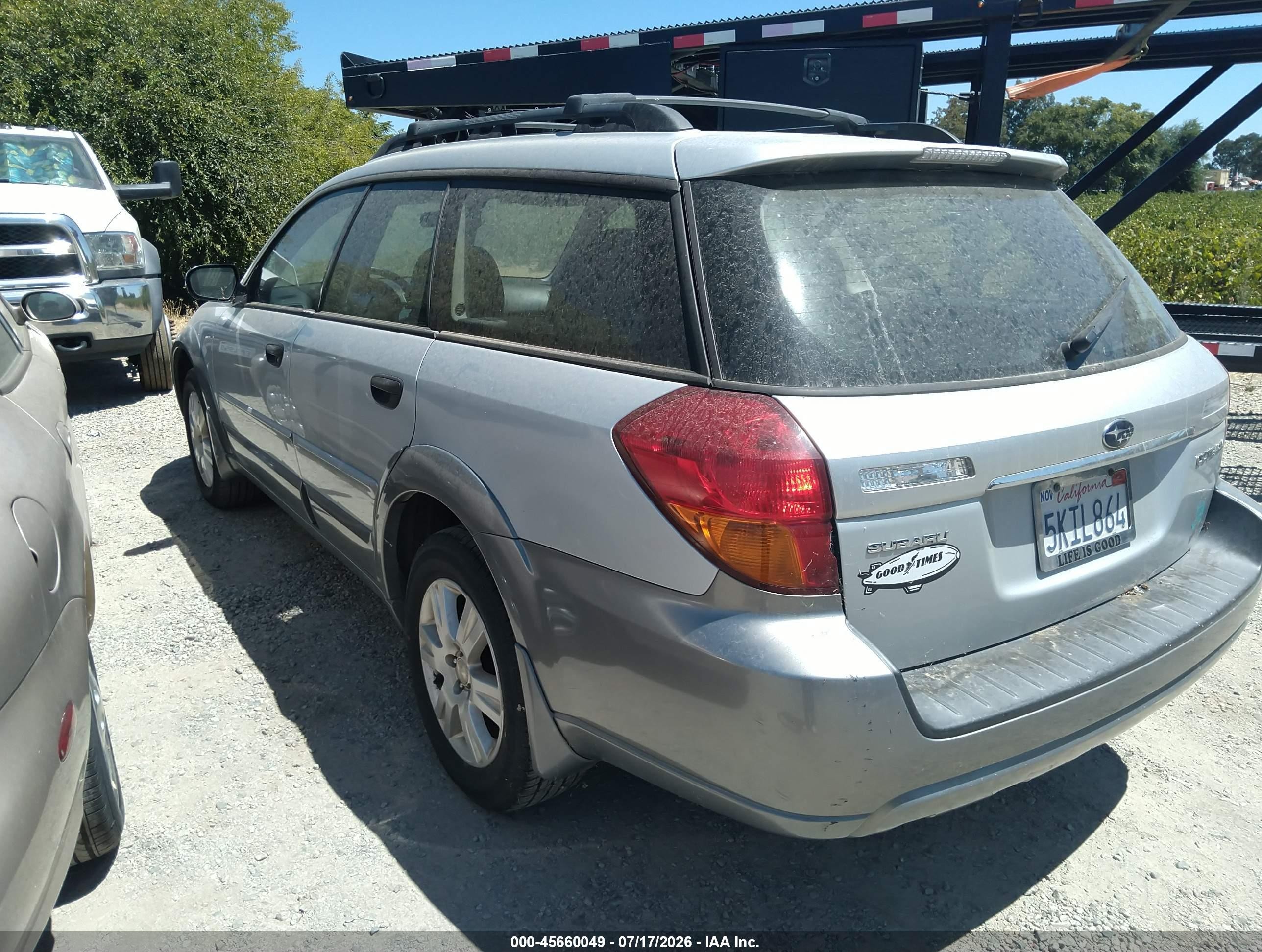 2005 Subaru Outback 2.5i Silver vin: 4S4BP61C757346590