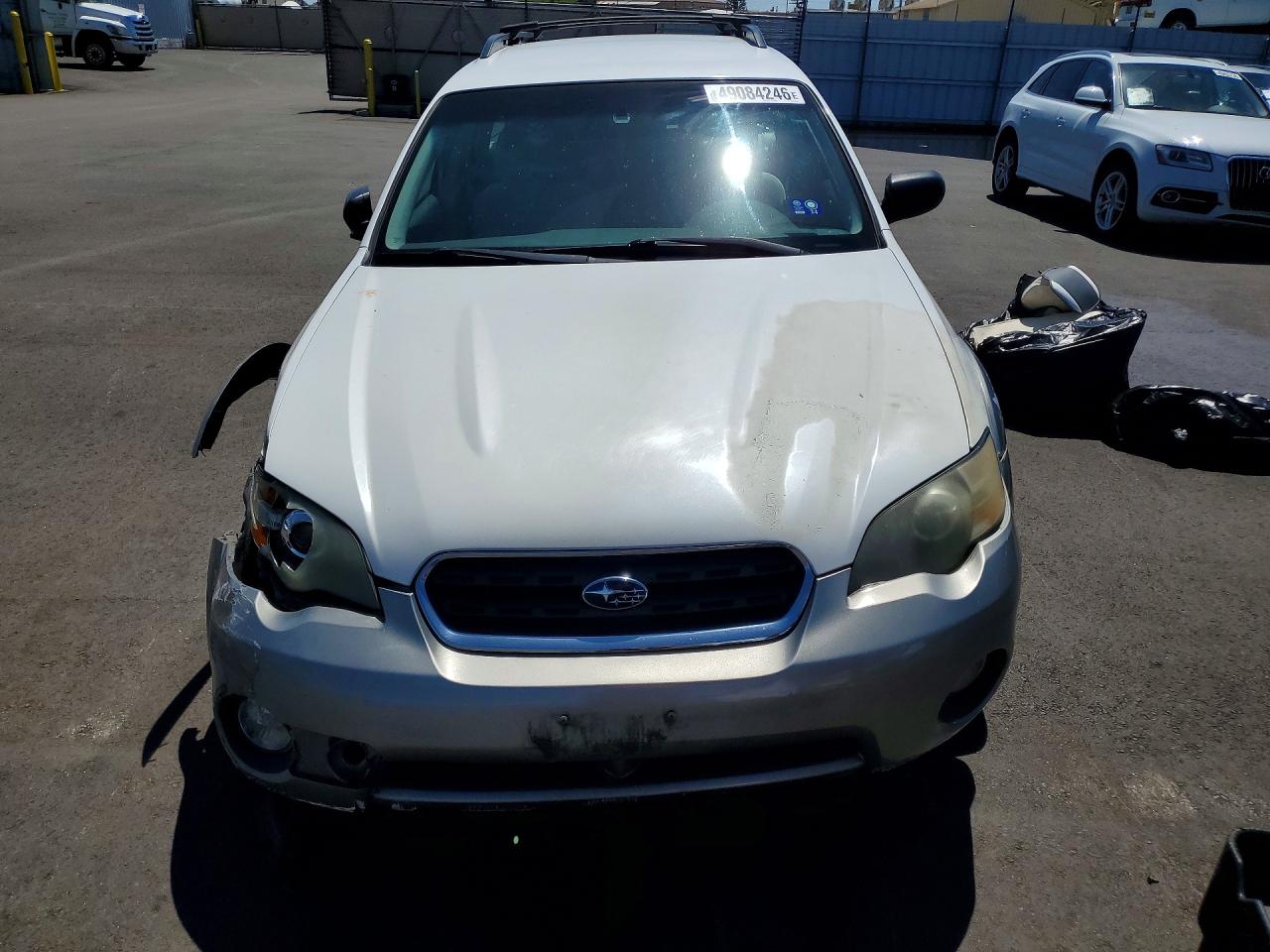 2005 Subaru Legacy Outback 2.5i White vin: 4S4BP61C757391061