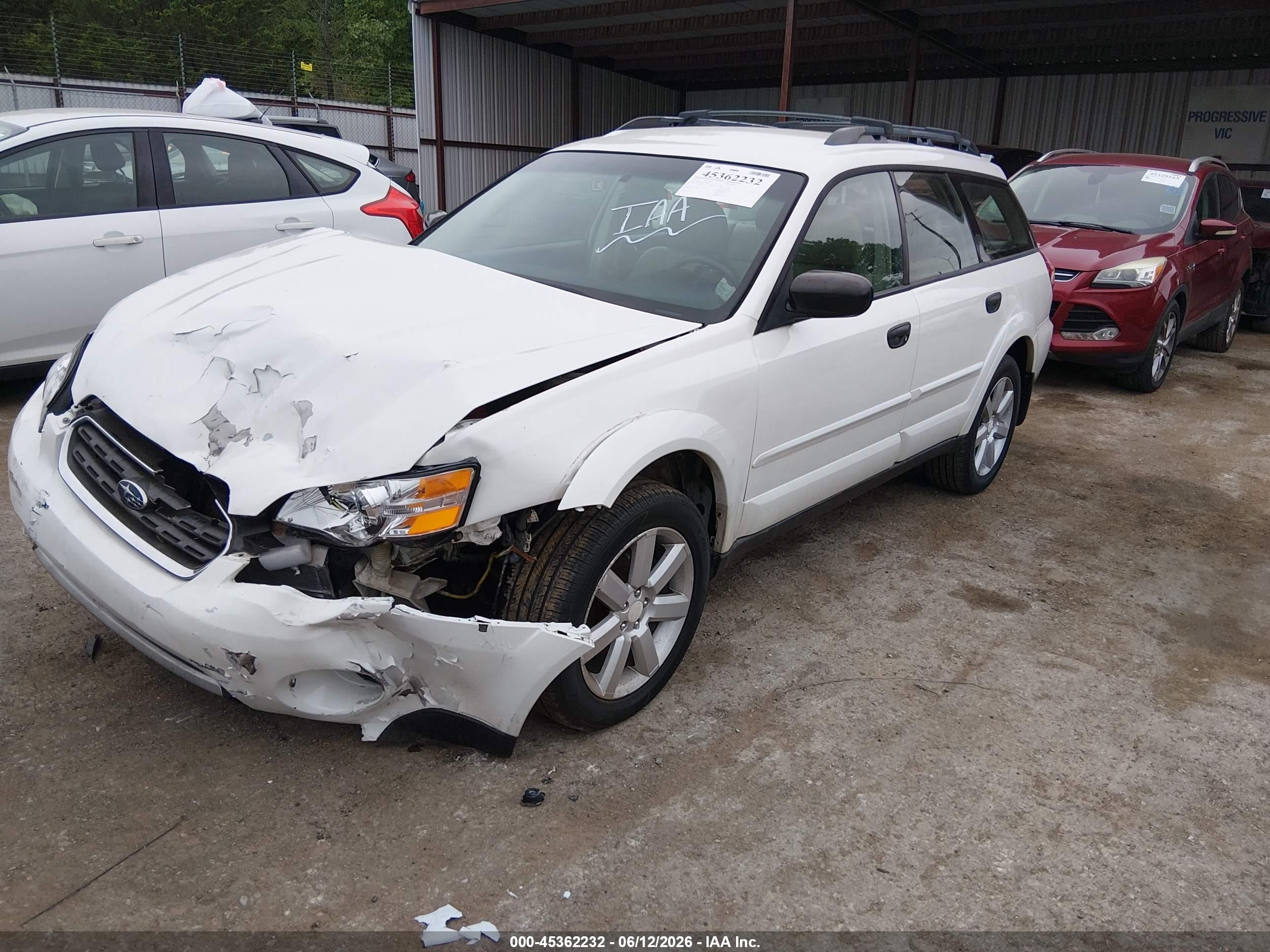 2006 Subaru Outback 2.5i White vin: 4S4BP61C767347692