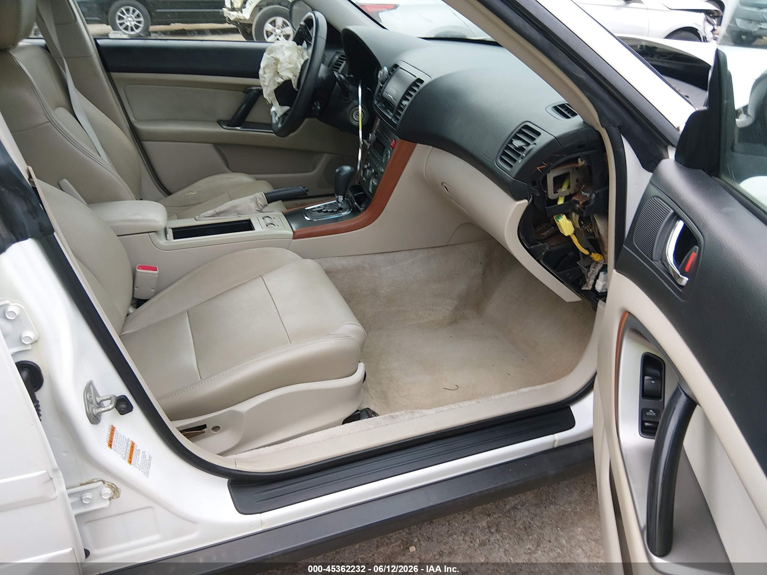 2006 Subaru Outback 2.5i White vin: 4S4BP61C767347692