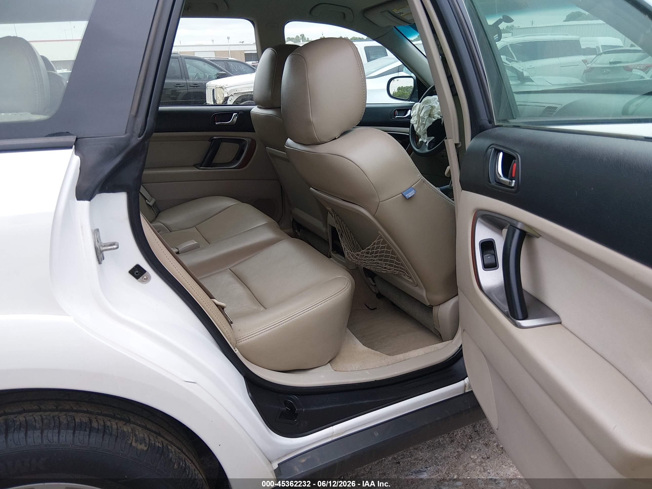 2006 Subaru Outback 2.5i White vin: 4S4BP61C767347692