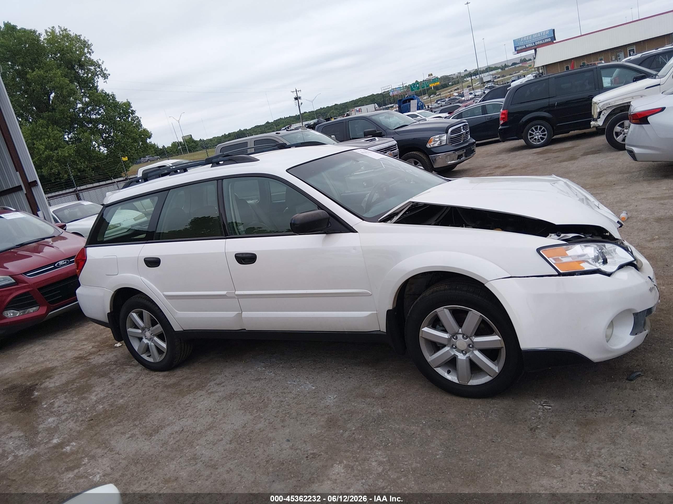 2006 Subaru Outback 2.5i White vin: 4S4BP61C767347692