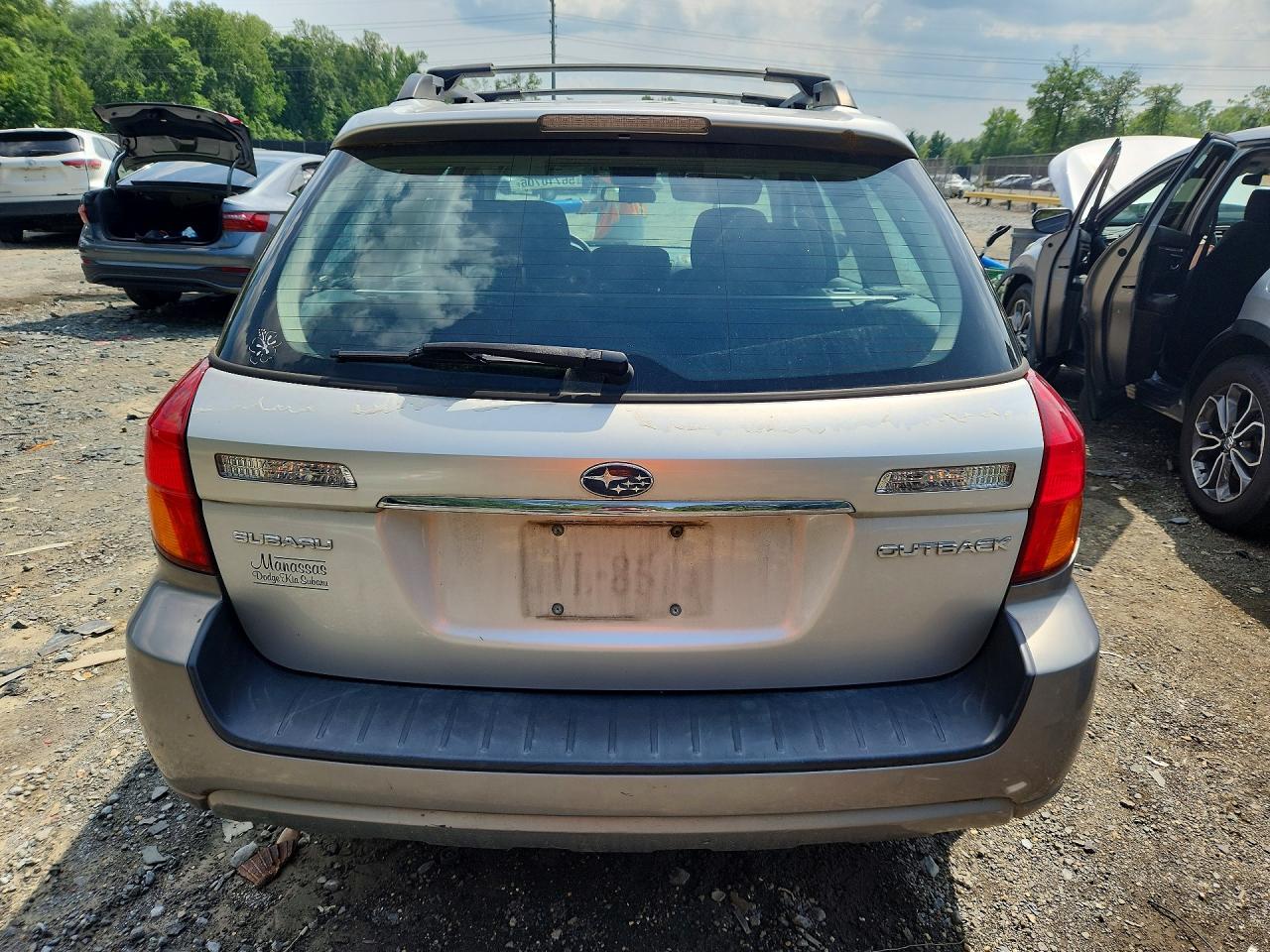 2007 Subaru Outback Outback 2.5i Silver vin: 4S4BP61C777311096