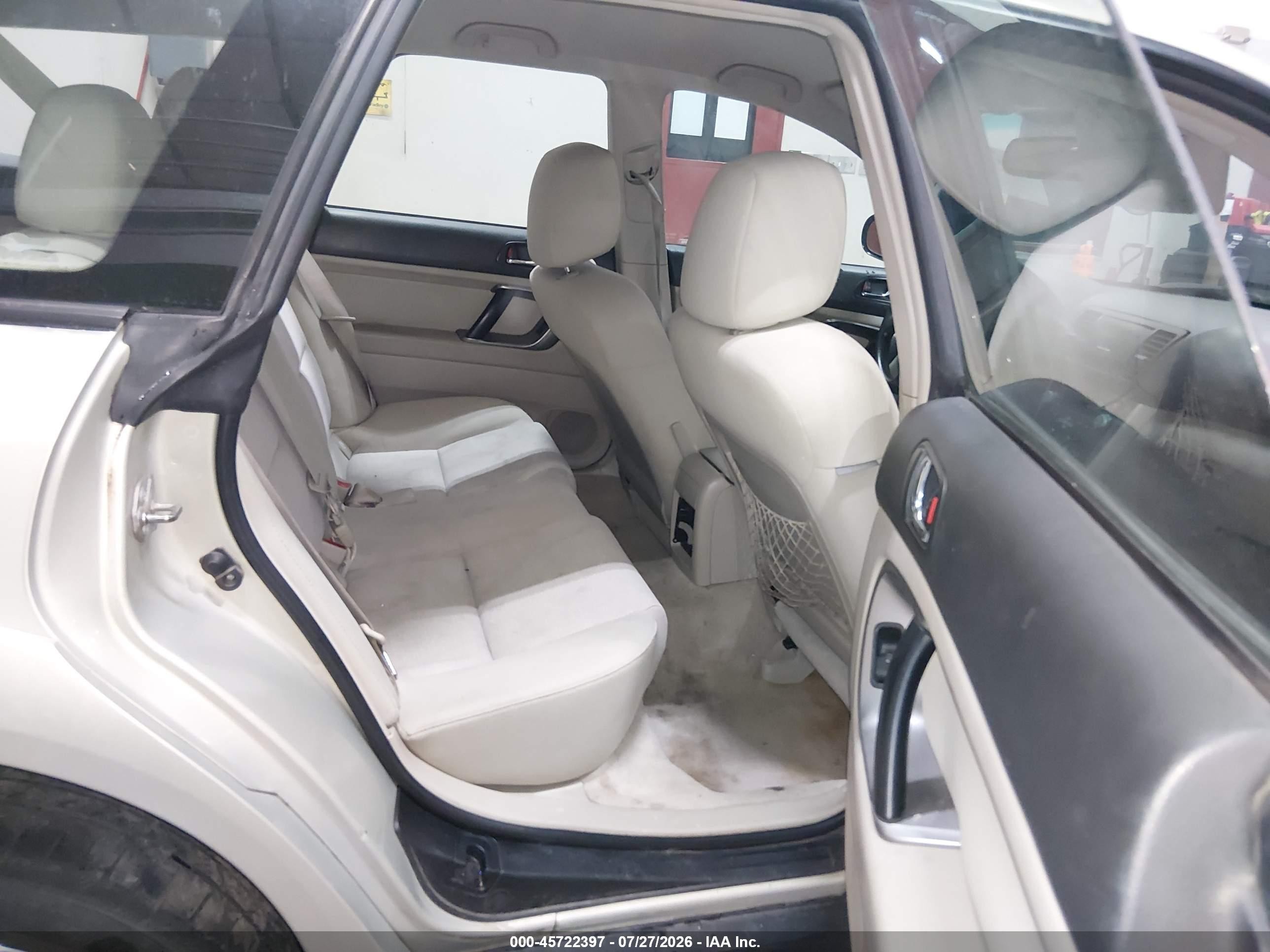 2007 Subaru Outback 2.5i Basic Cream vin: 4S4BP61C777312961