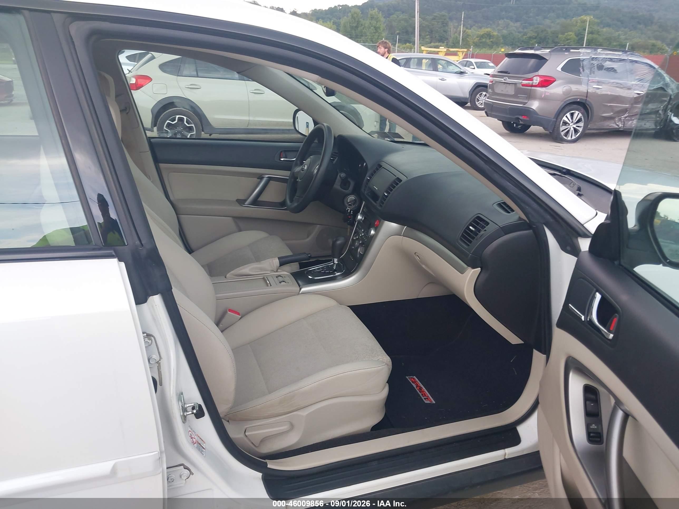2009 Subaru Outback 2.5i Белый vin: 4S4BP61C797348572