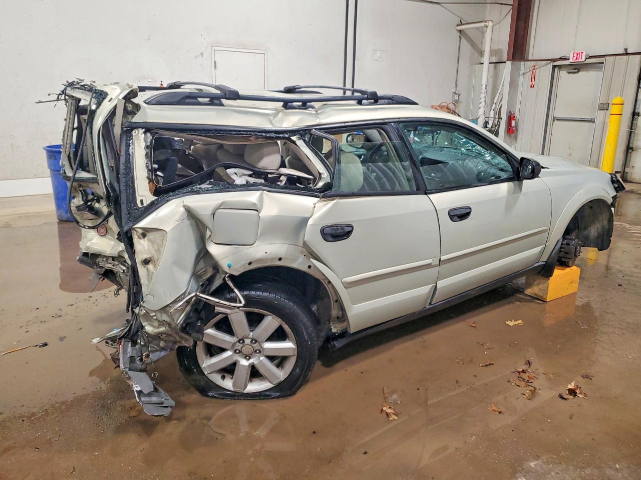 2006 Subaru Legacy Outback 2.5i Бежевый vin: 4S4BP61C867306455