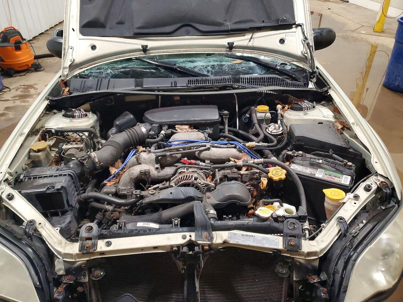 2006 Subaru Legacy Outback 2.5i Бежевый vin: 4S4BP61C867306455