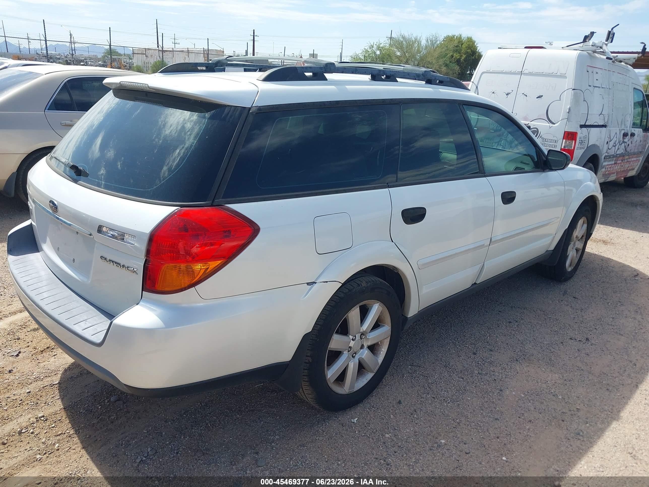 2006 Subaru Outback 2.5i Белый vin: 4S4BP61C867360192