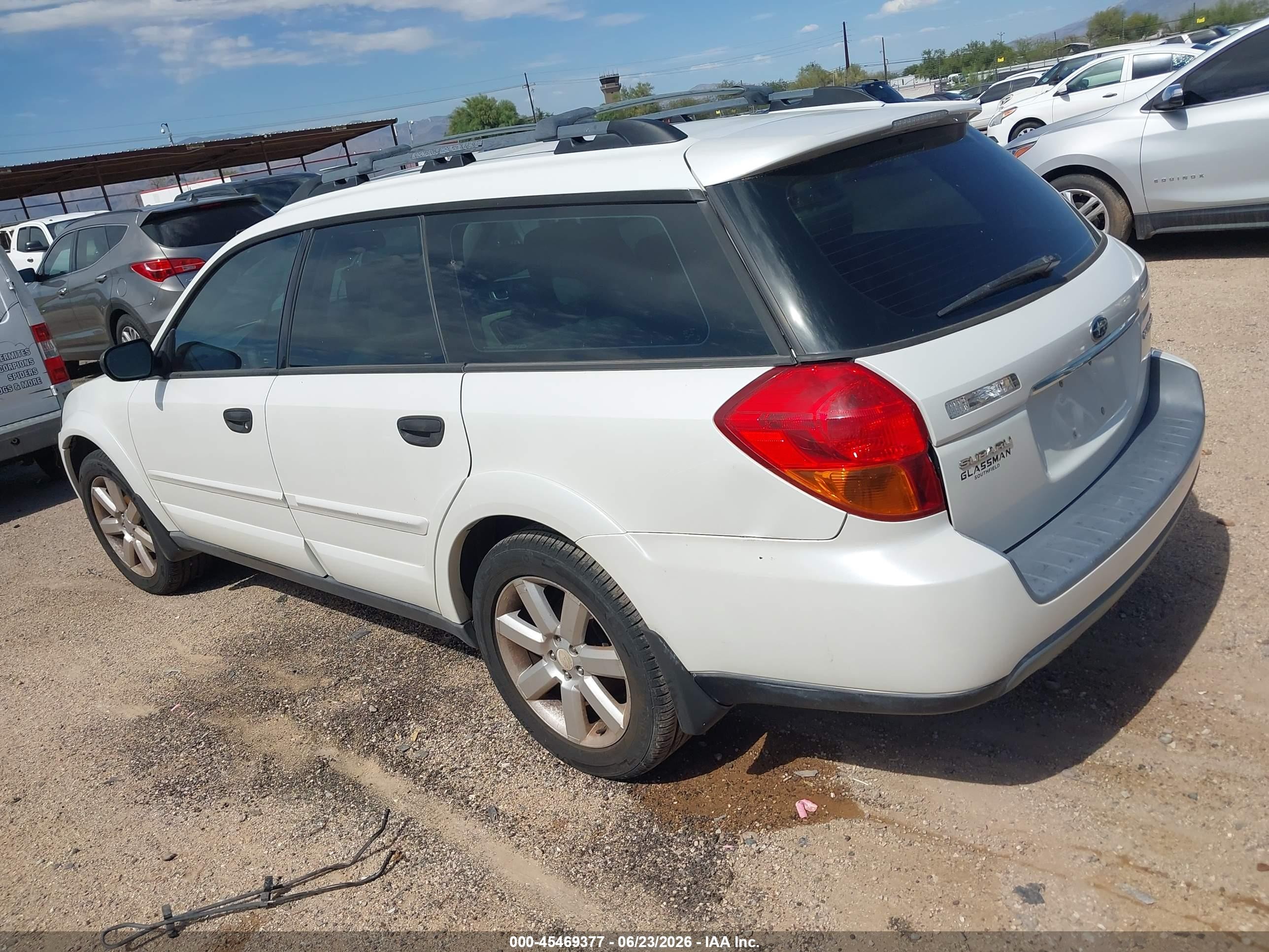 2006 Subaru Outback 2.5i Белый vin: 4S4BP61C867360192