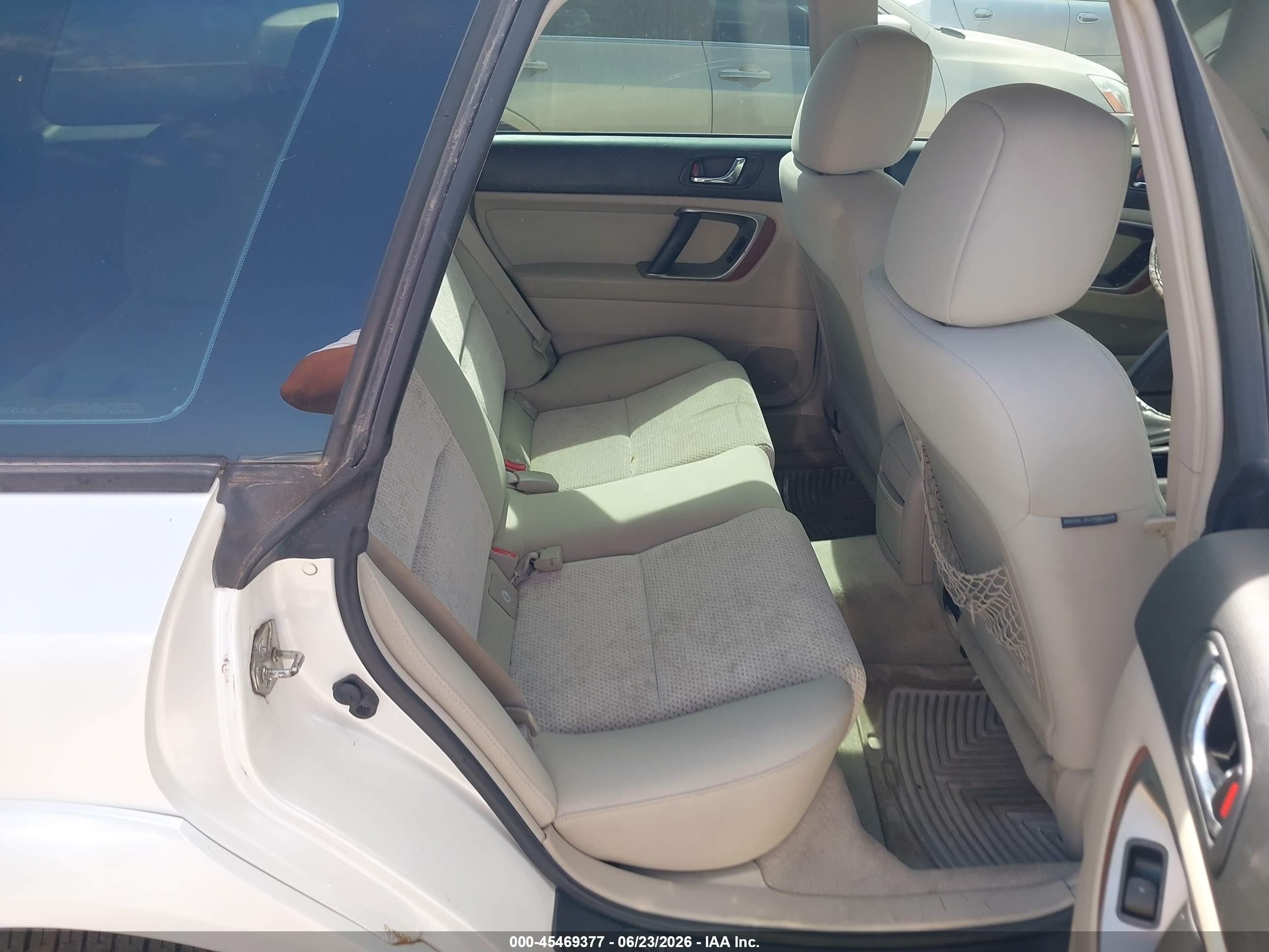 2006 Subaru Outback 2.5i Белый vin: 4S4BP61C867360192