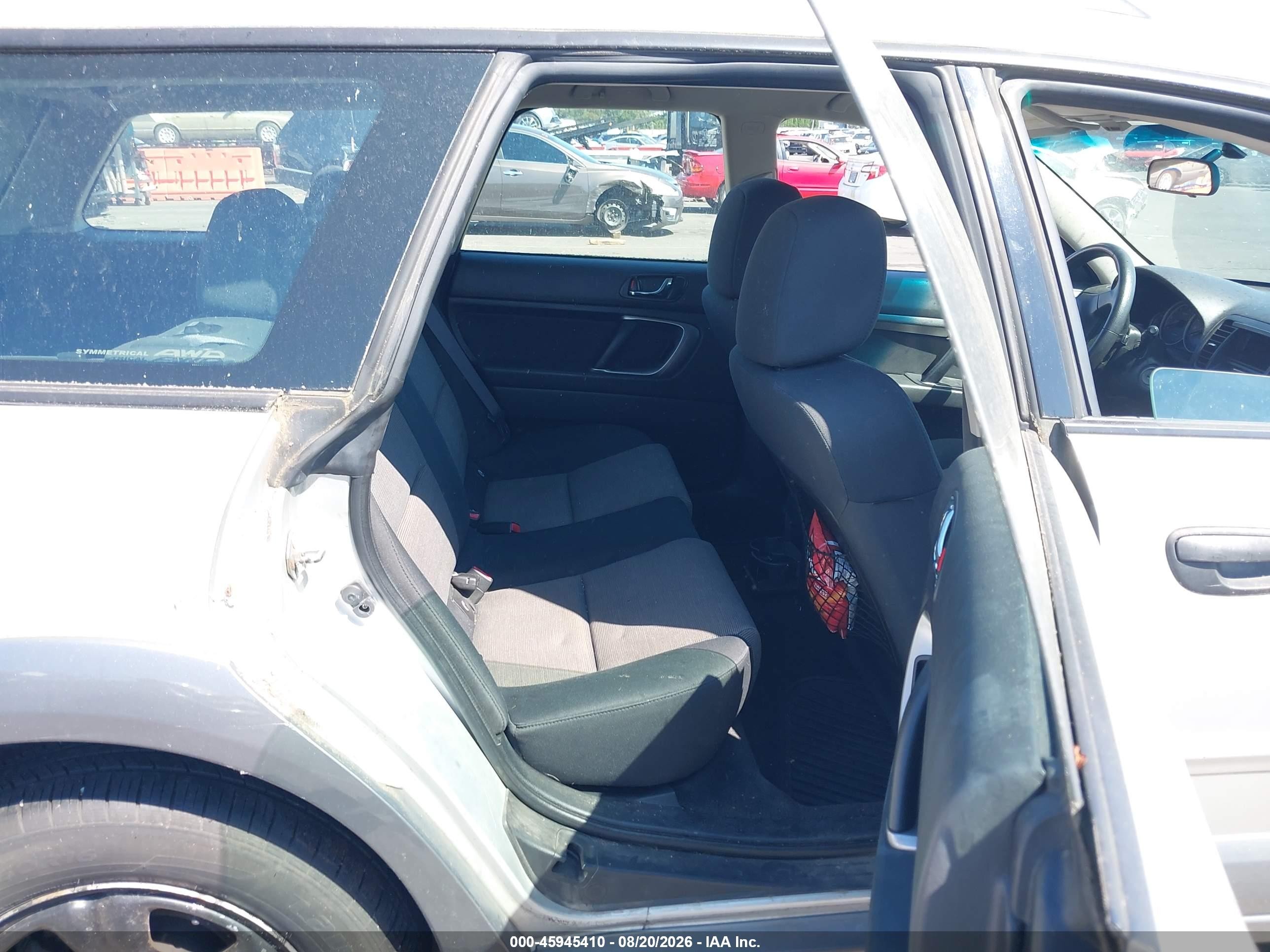 2007 Subaru Outback 2.5i Basic Silver vin: 4S4BP61C876330696