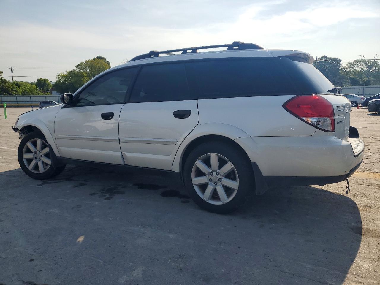 2008 Subaru Outback 2.5i White vin: 4S4BP61C887350636