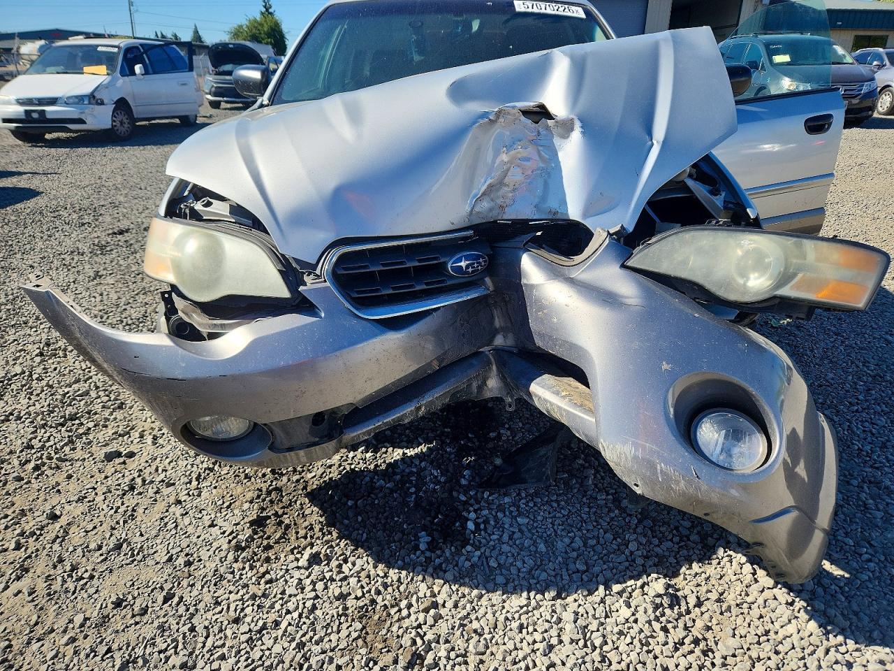 2005 Subaru Legacy Outback 2.5i Серебряный vin: 4S4BP61C957365822