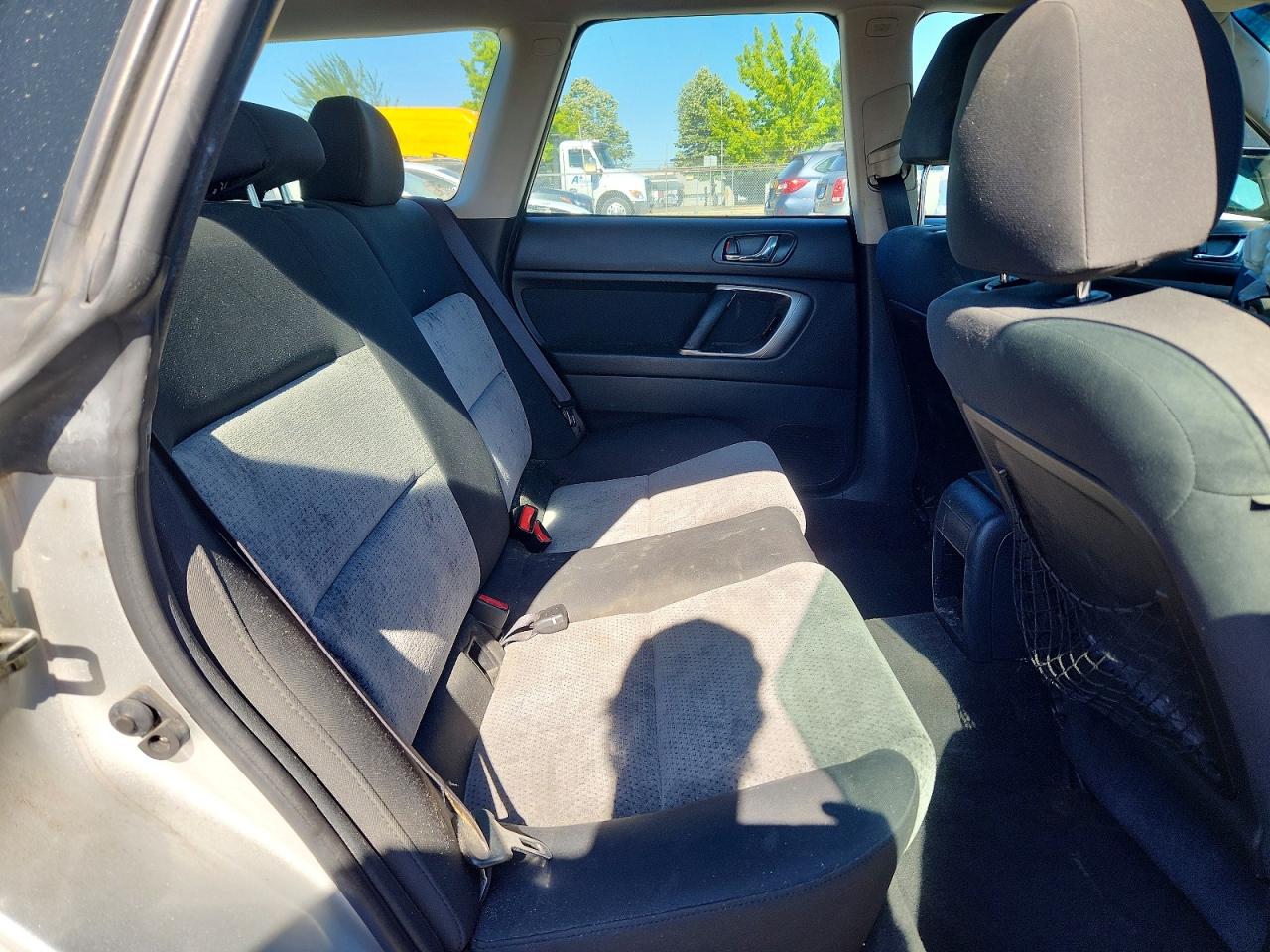 2005 Subaru Legacy Outback 2.5i Серебряный vin: 4S4BP61C957365822