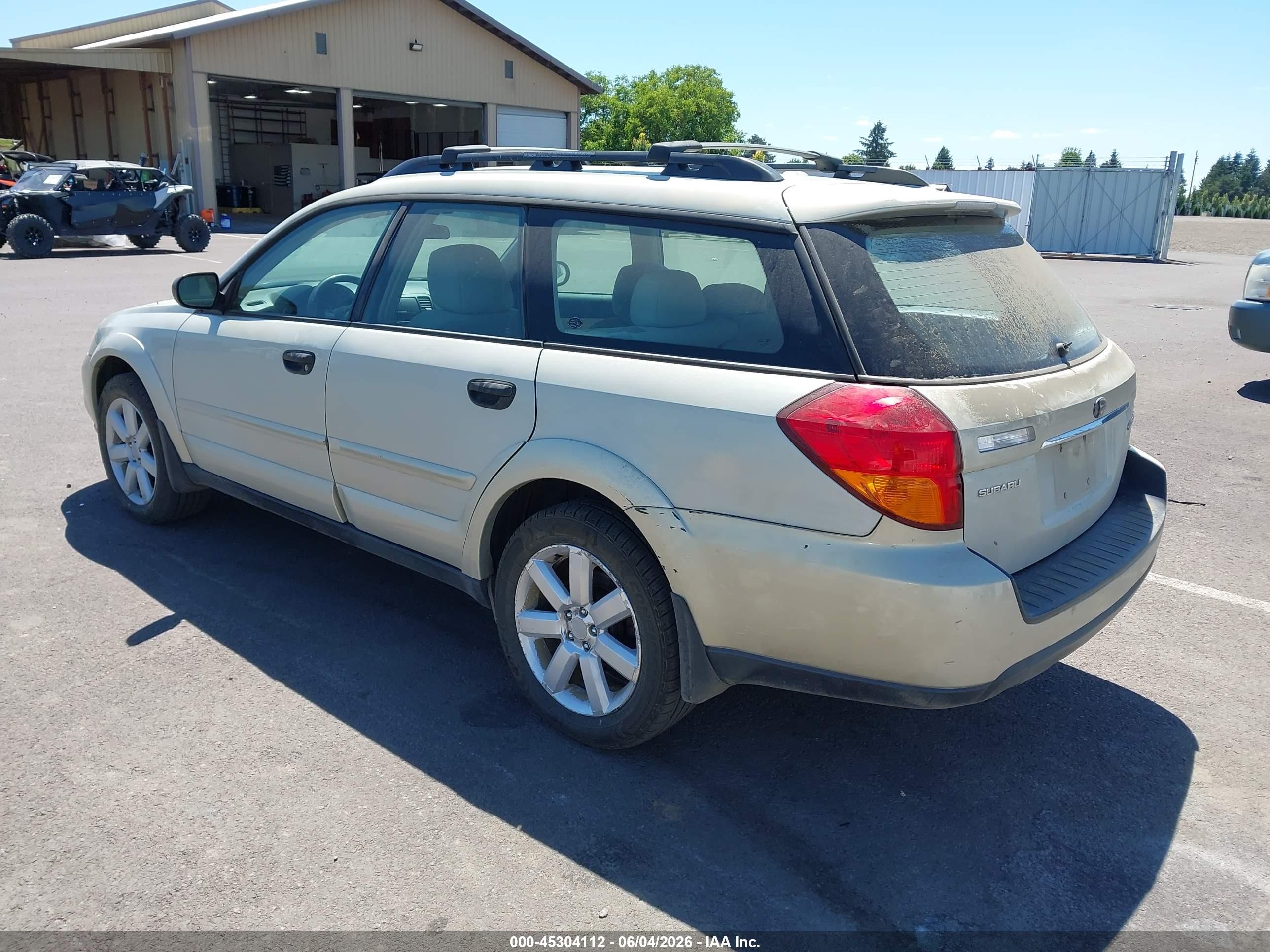 2006 Subaru Outback 2.5i Gold vin: 4S4BP61C967362419
