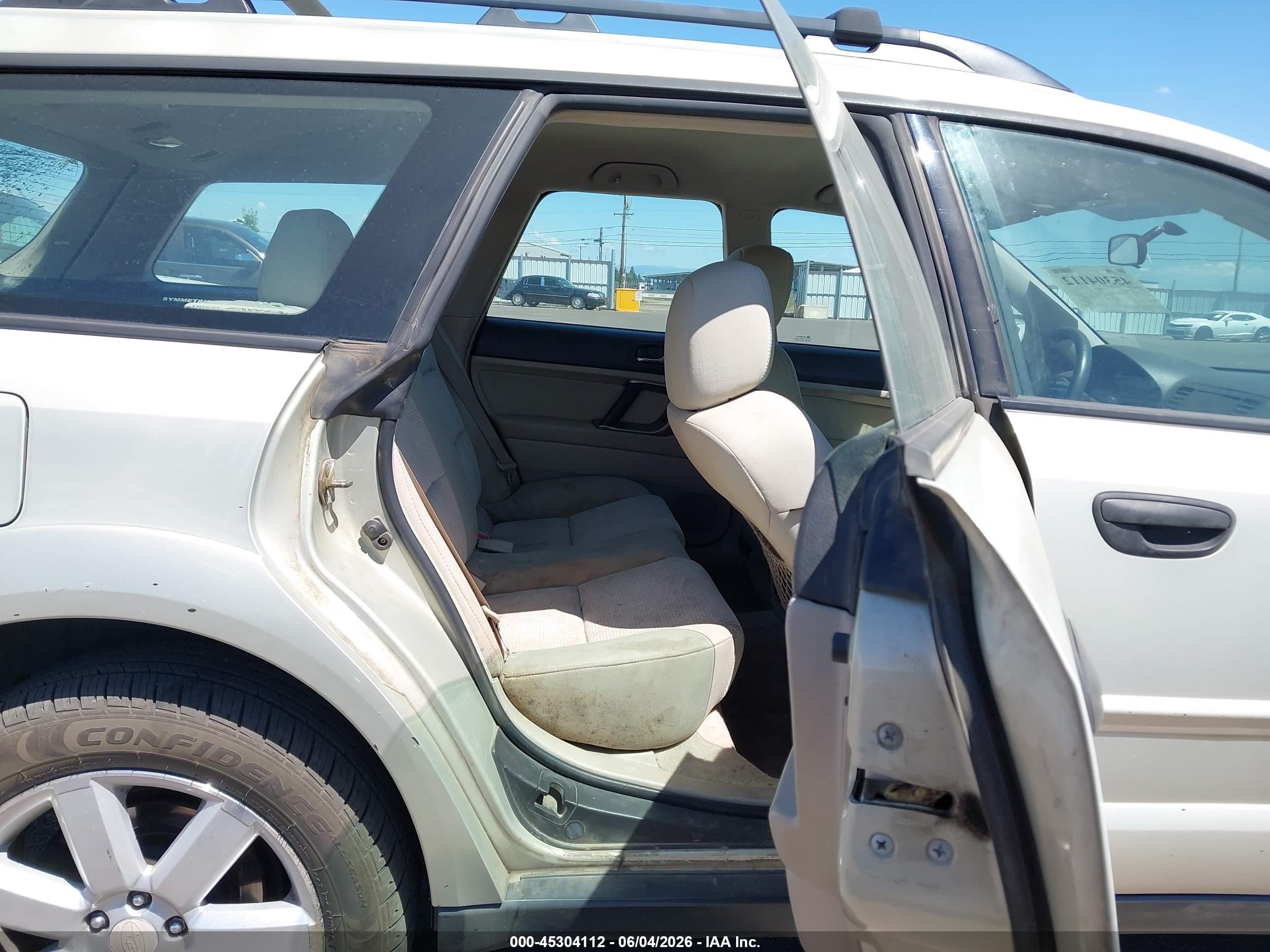 2006 Subaru Outback 2.5i Gold vin: 4S4BP61C967362419