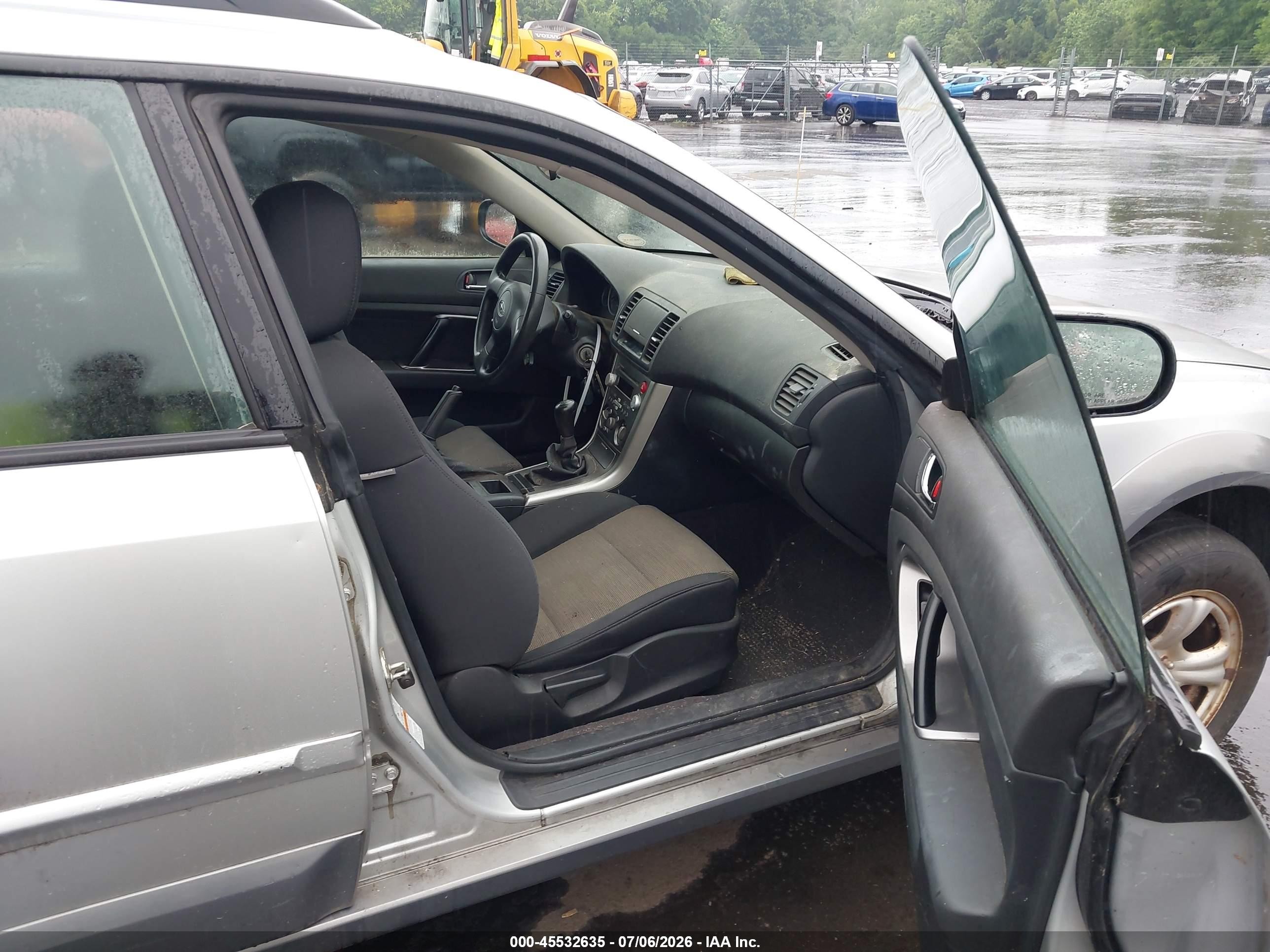 2007 Subaru Outback 2.5i Basic Silver vin: 4S4BP61C976322204