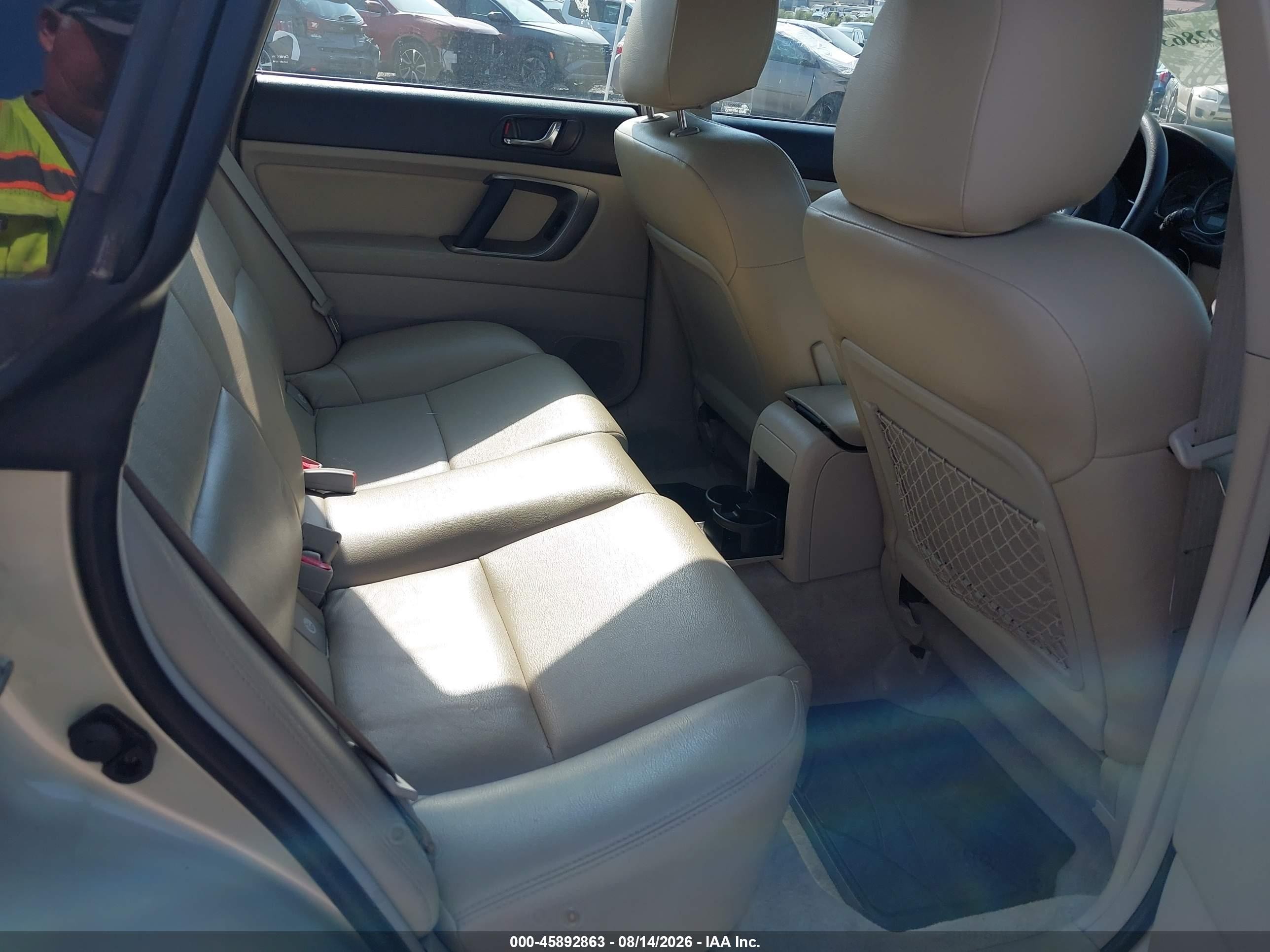 2007 Subaru Outback 2.5i Silver vin: 4S4BP61C977303386