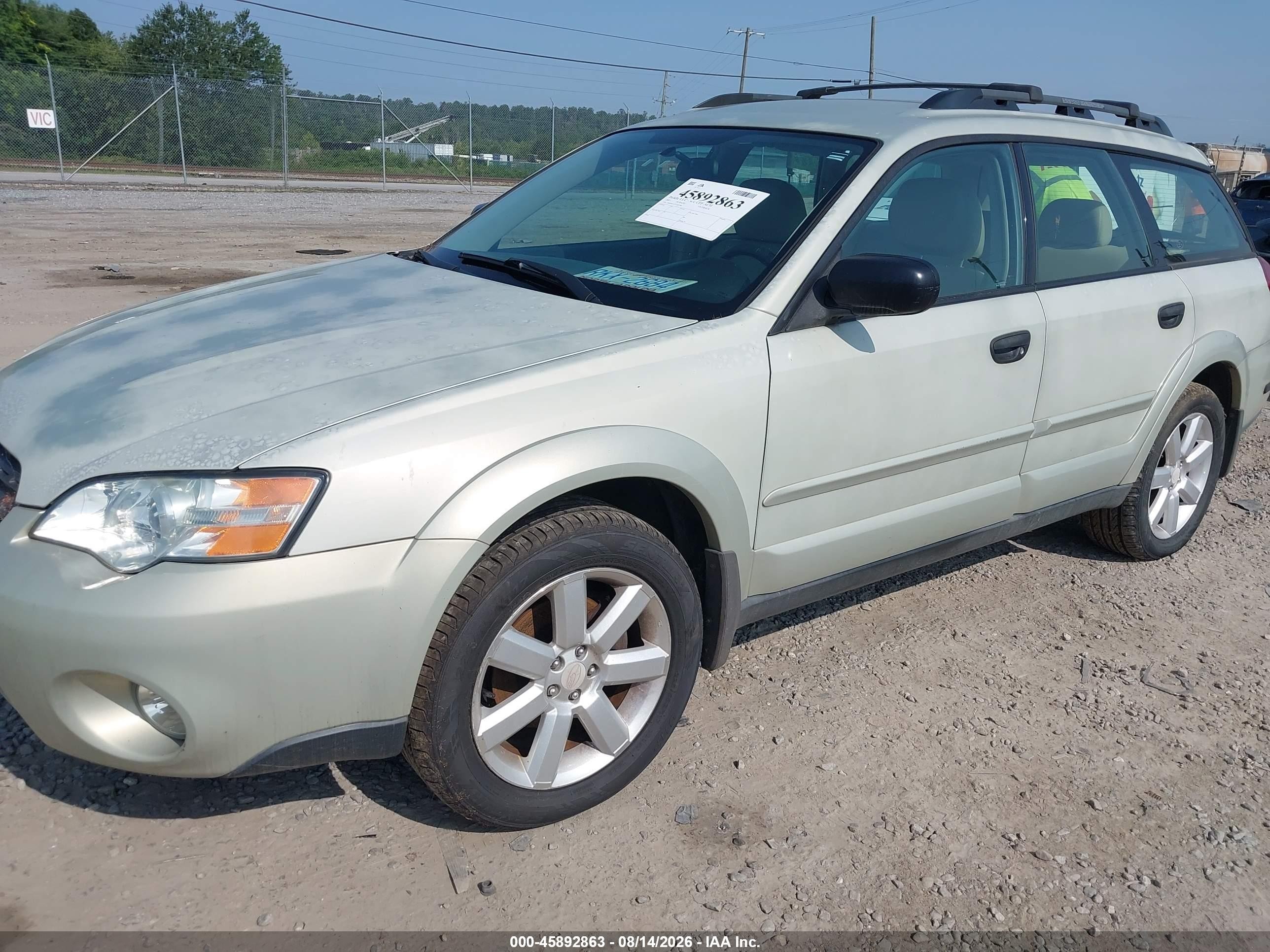 2007 Subaru Outback 2.5i Silver vin: 4S4BP61C977303386