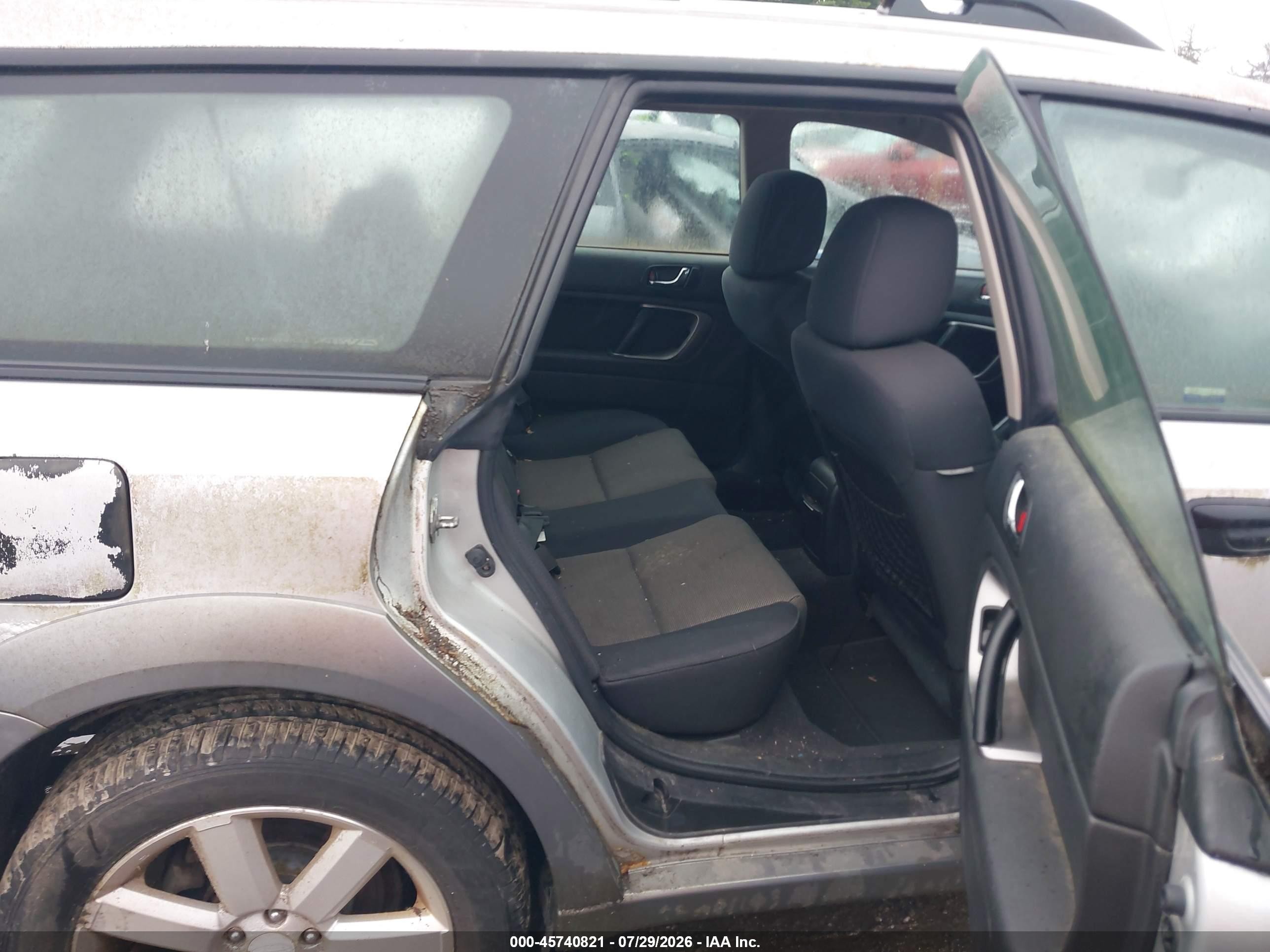 2007 Subaru Outback 2.5i Silver vin: 4S4BP61C977337425