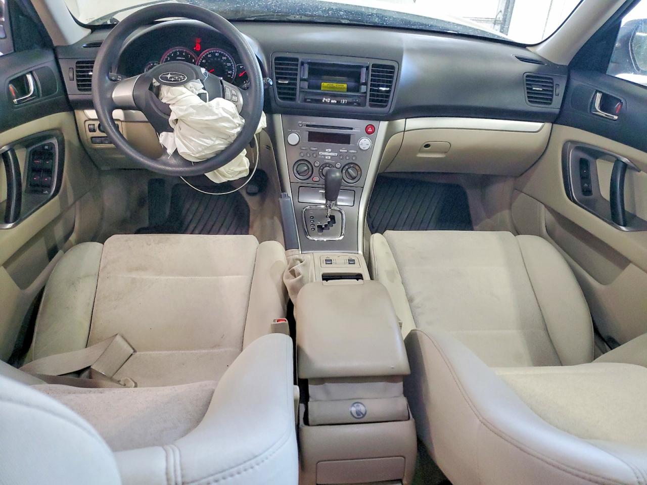 2008 Subaru Outback 2.5i White vin: 4S4BP61C987342643