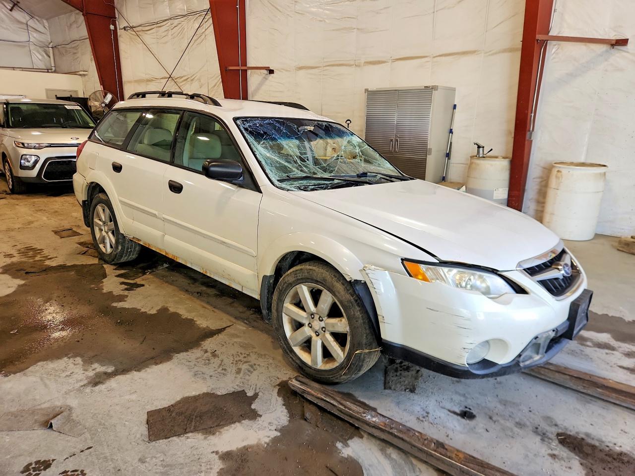 2008 Subaru Outback 2.5i White vin: 4S4BP61C987346742