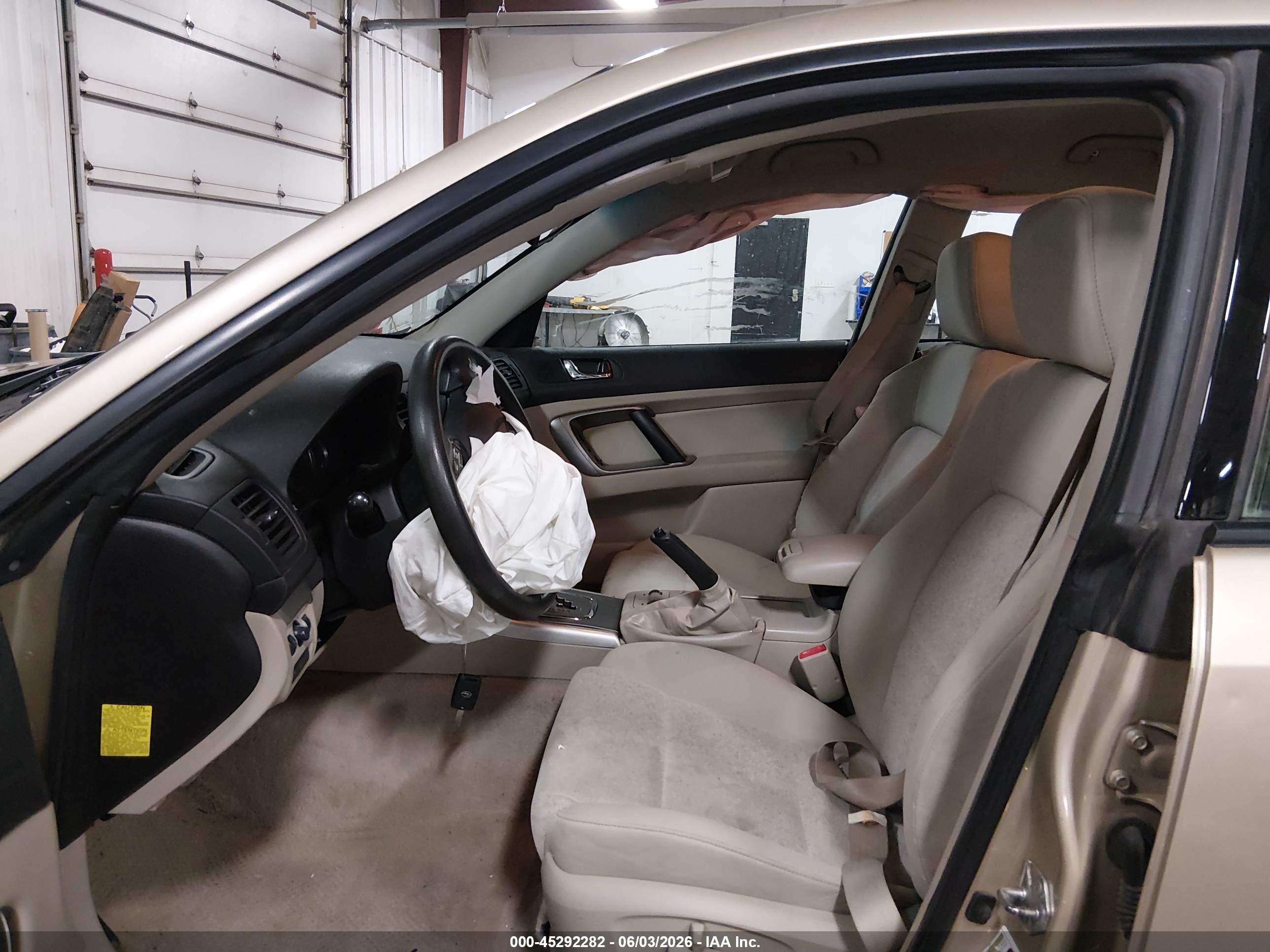 2008 Subaru Outback 2.5i/2.5i L.l. Bean Edition Tan vin: 4S4BP61C987365372