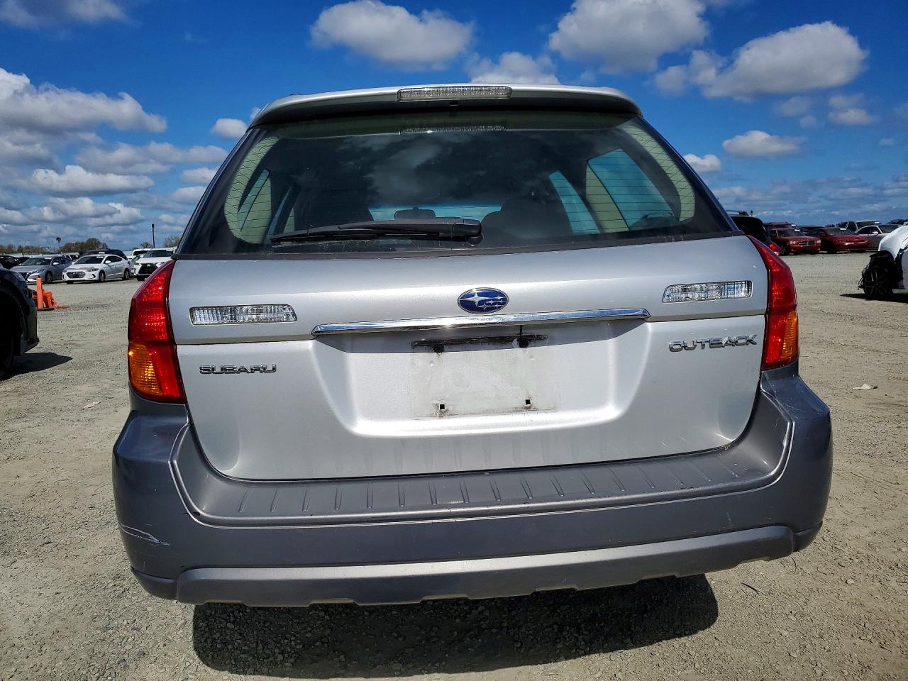 2005 Subaru Legacy Outback 2.5i Silver vin: 4S4BP61CX57330125