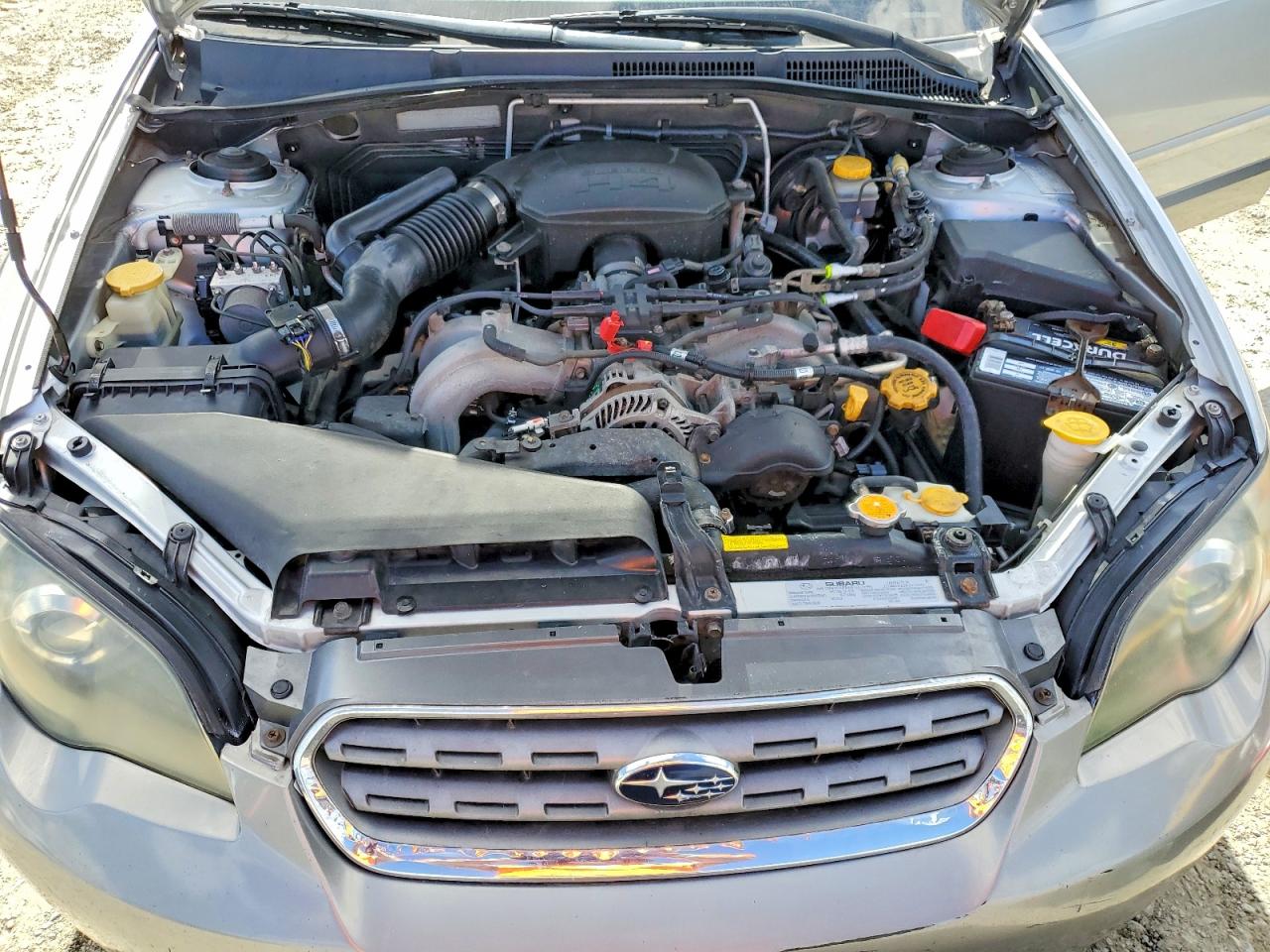 2005 Subaru Legacy Outback 2.5i Silver vin: 4S4BP61CX57330125