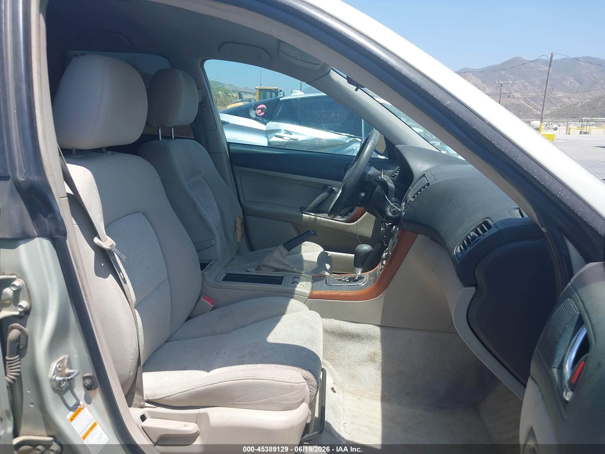 2005 Subaru Outback 2.5i Silver vin: 4S4BP61CX57340542