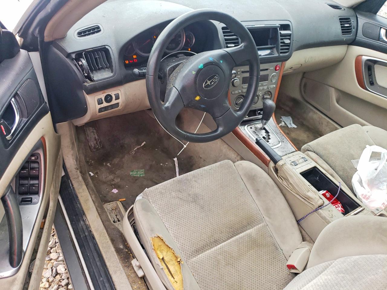 2005 Subaru Legacy Outback 2.5i White vin: 4S4BP61CX57387943
